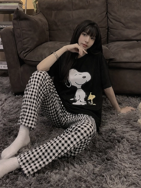 Ayollar uchun pijama 2 qismli: futbolka, shim, koreyscha uslub, erkin bichim, SOVG'A UCHUN