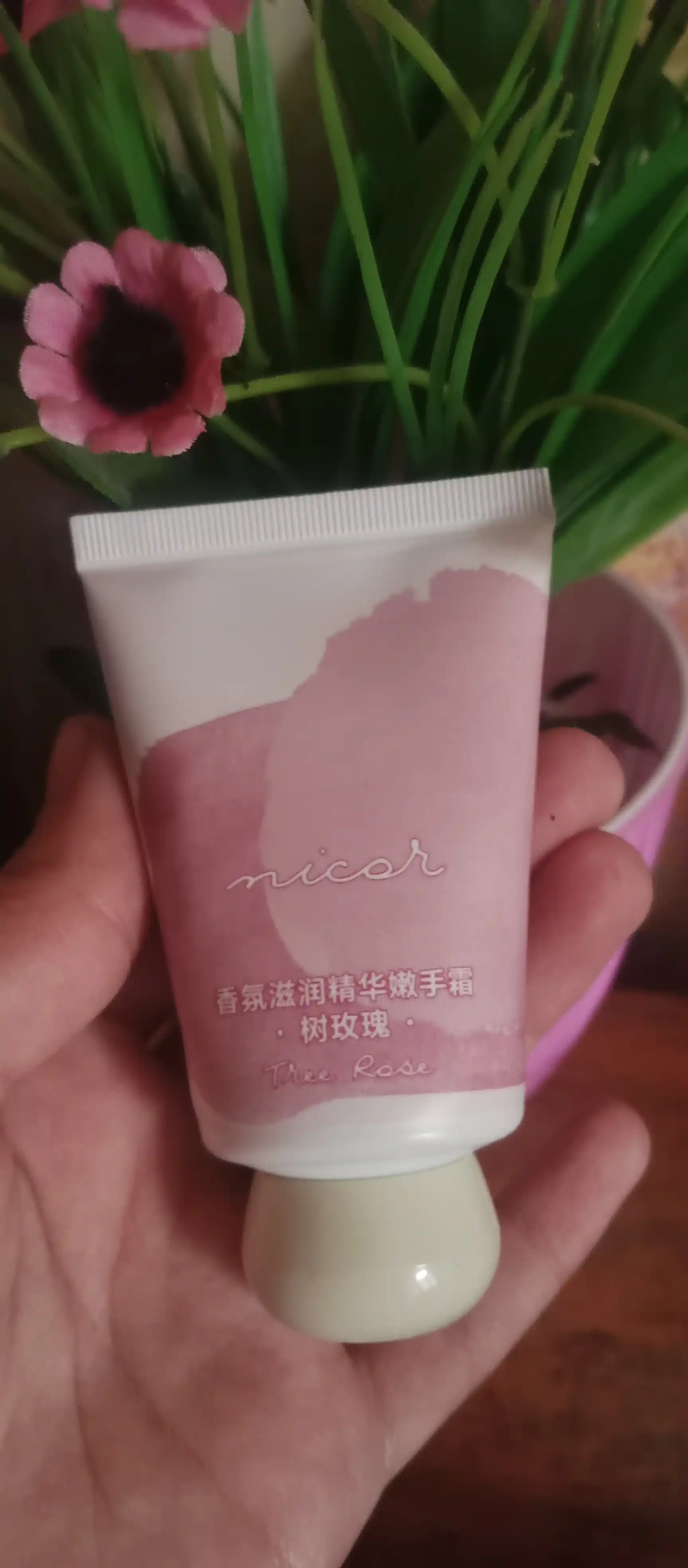 Namlovchi va oziqlantiruvchi qo'l kremi, 40 gr, antifrizli, meva aromati