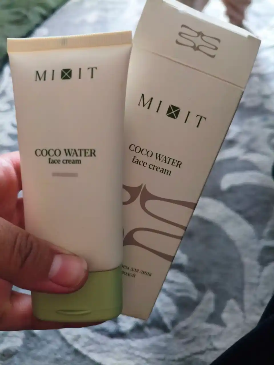 MIXIT yuz uchun krem, universal, namlantiruvchi, kokos suvi bilan, sezgir teri uchun