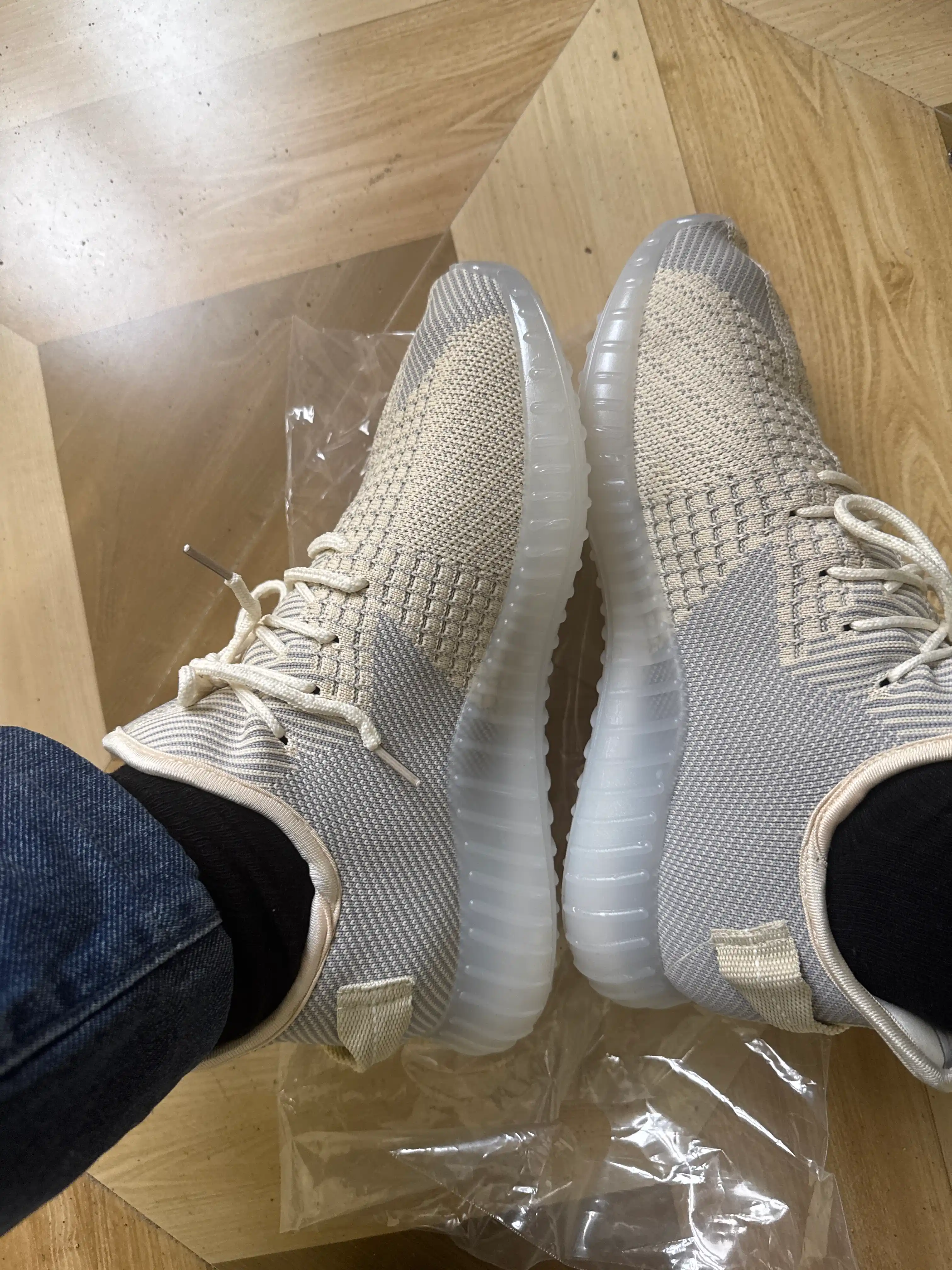 Кроссовки в стиле Yeezy для мальчиков и девочек, лёгкие и стильные
