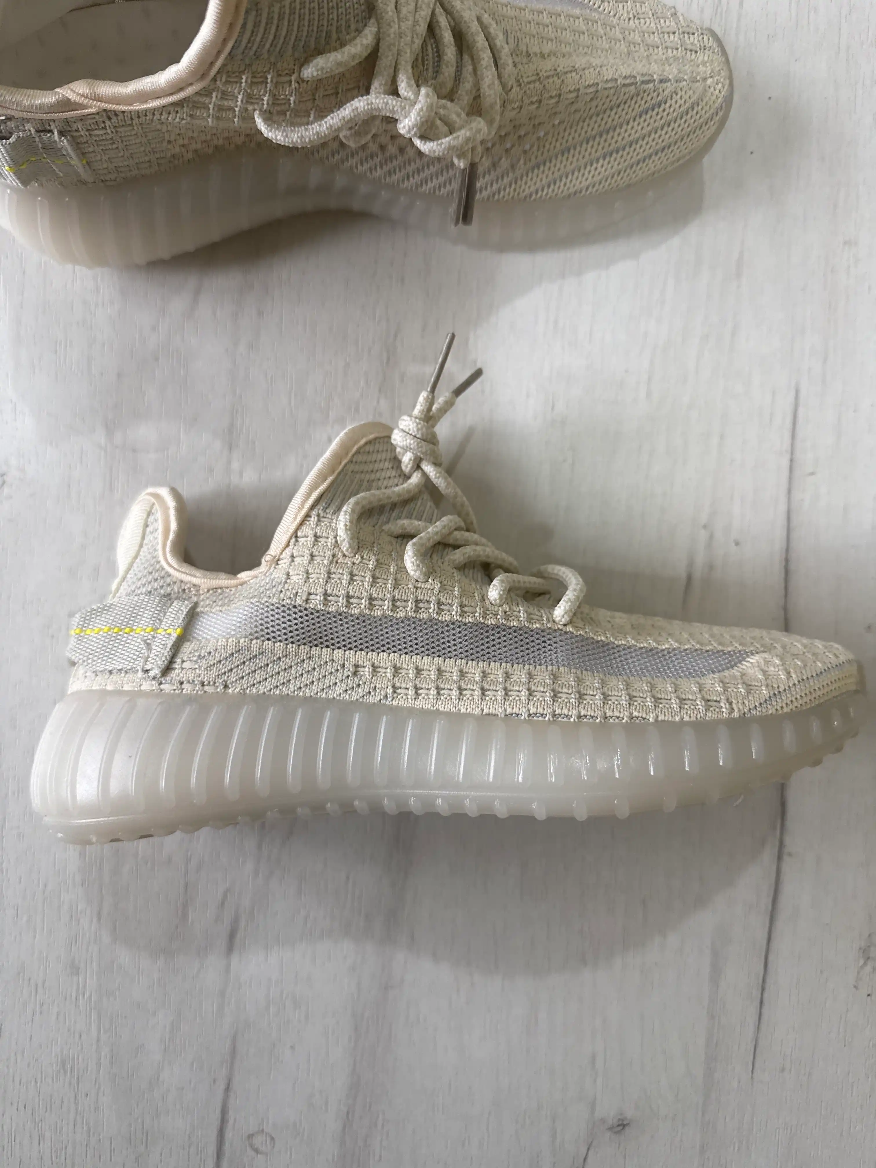 Кроссовки в стиле Yeezy для мальчиков и девочек, лёгкие и стильные