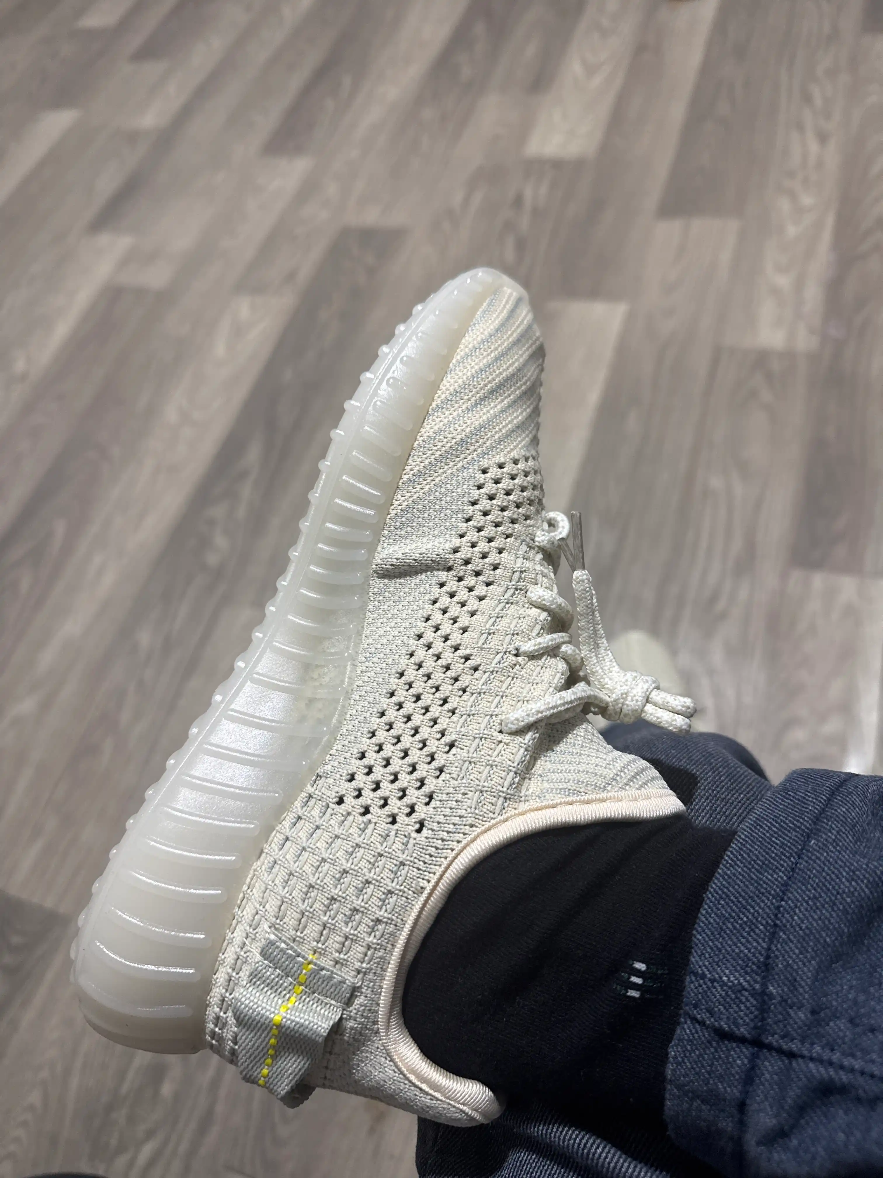 Кроссовки в стиле Yeezy для мальчиков и девочек, лёгкие и стильные