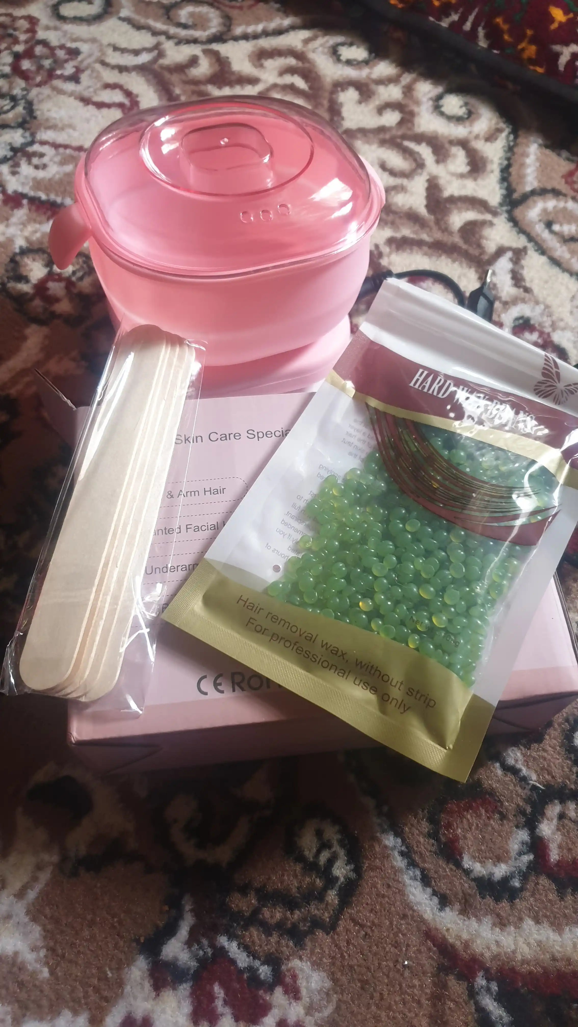 Depilatsiya to'plami, silikon qozon, granullangan mum 100 g, shpatelar 10 dona, qo'lqop sovg'a