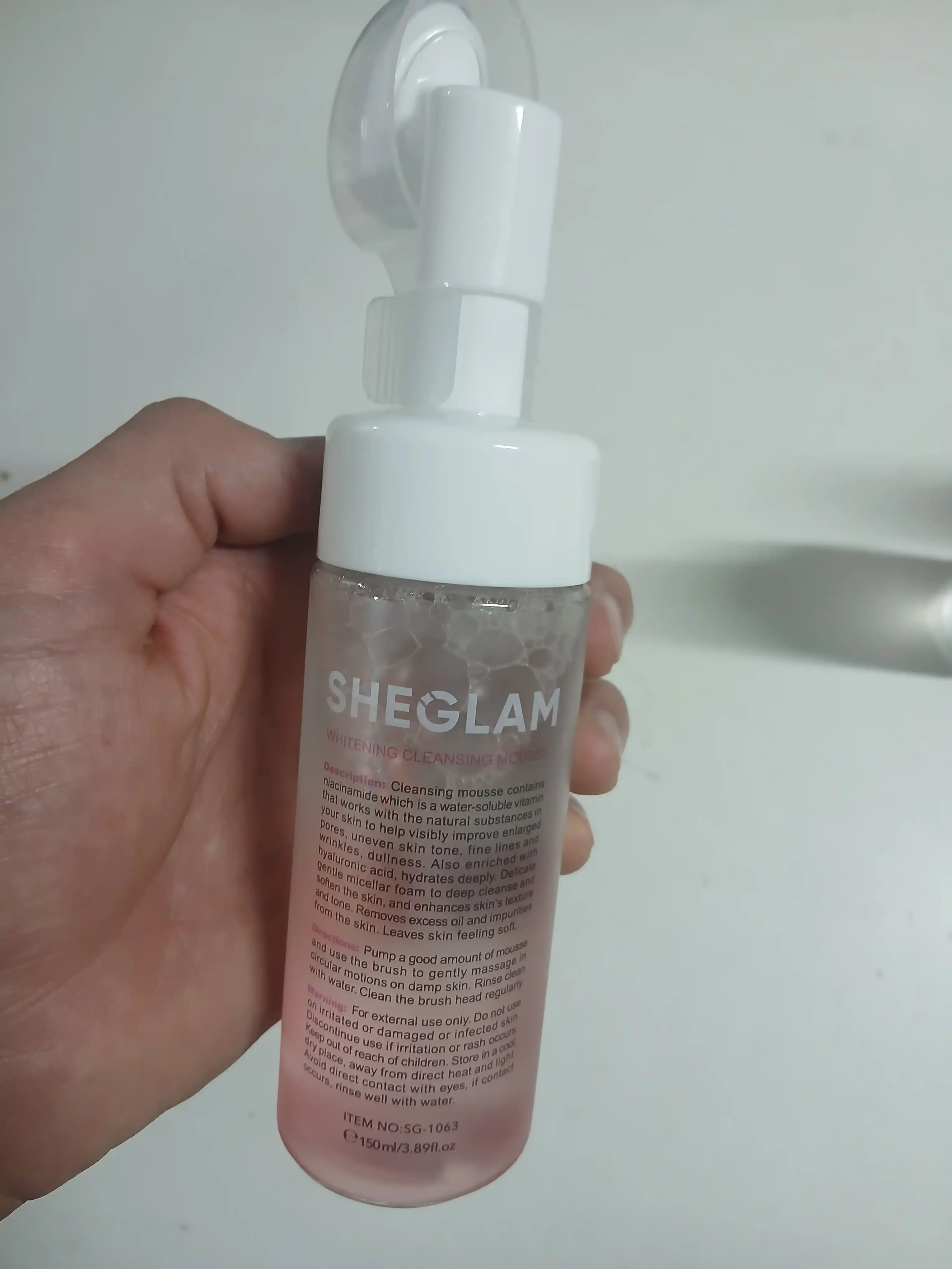 Пенка для умывания лица Sheglam, oчищающая, увлажняющая, с массажной щеткой