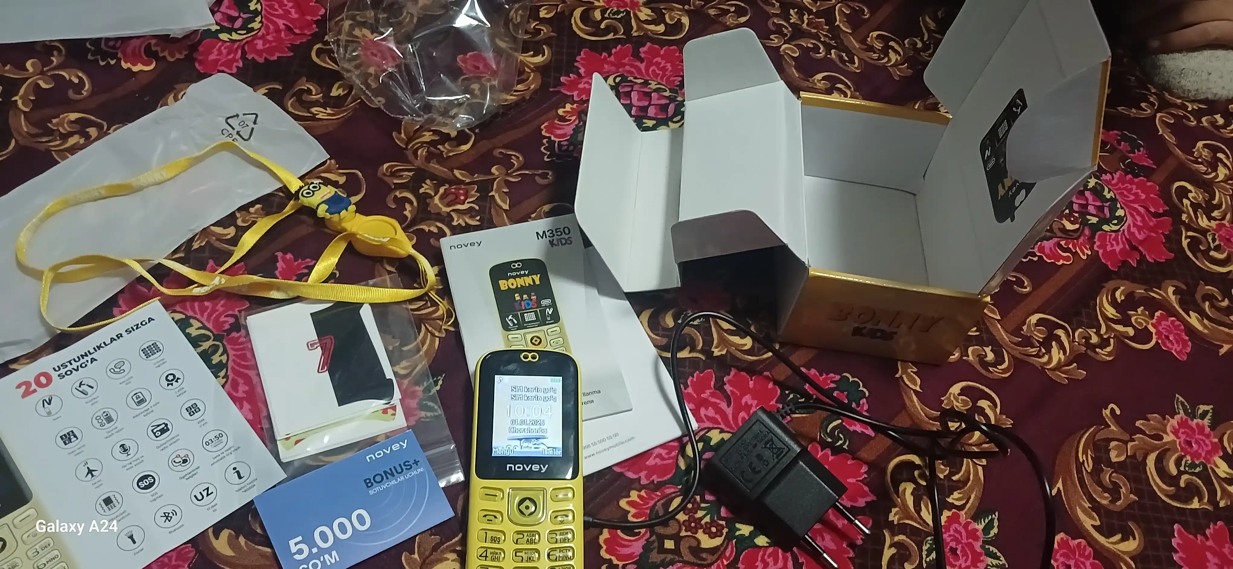 Детский кнопочный телефон Novey M350 Kids, без камеры, SOS, наклейки