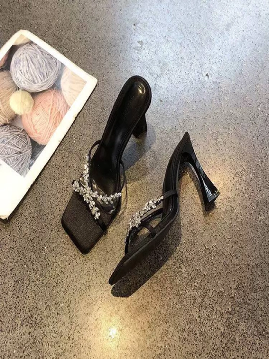 Zara uslubidagi ayollar kabluk tufli – zamonaviy, elegant, qulay (qora, oq, bej ranglar) - 
