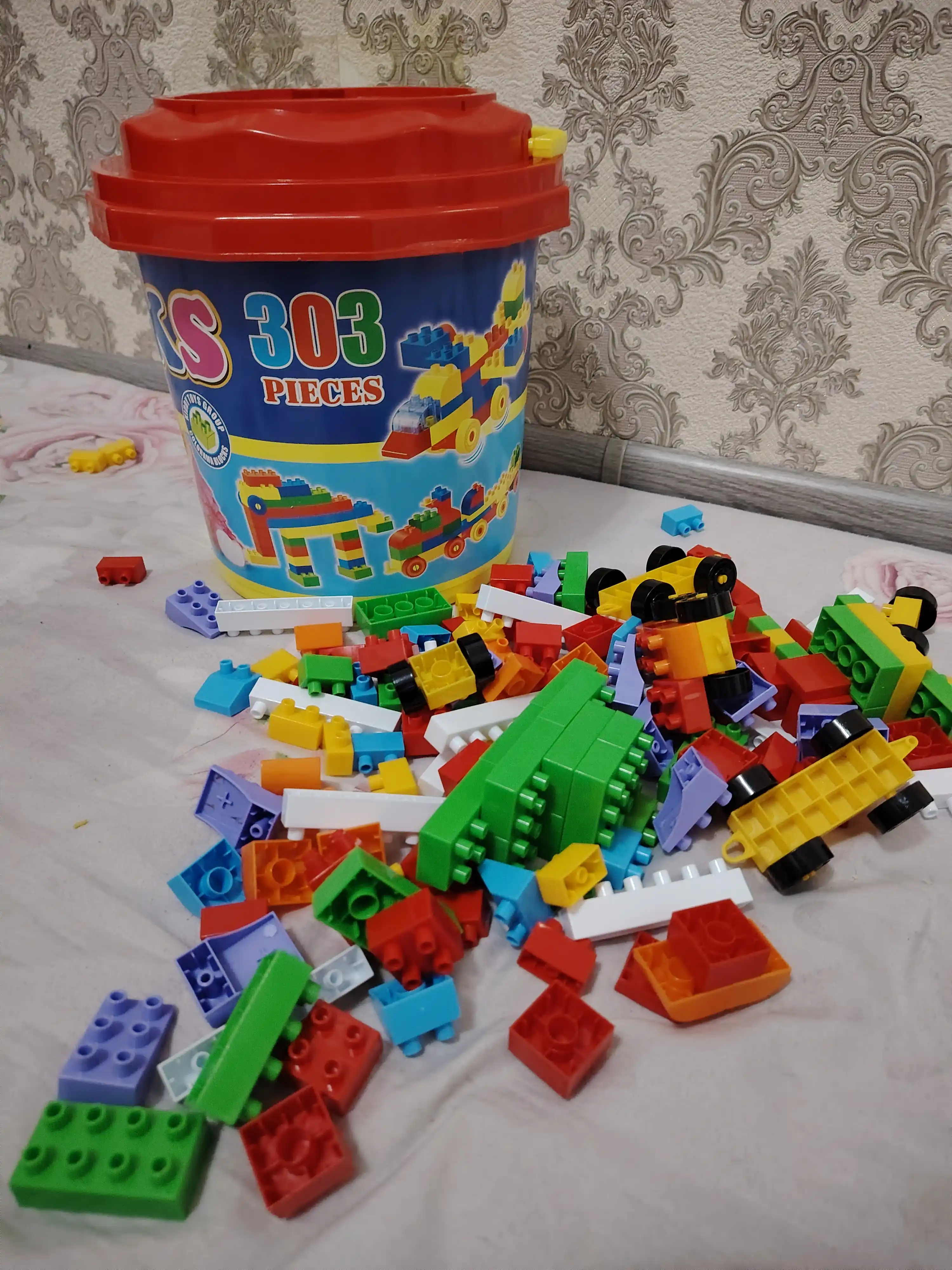 LEGO konstruktor, 707 dona detallardan iborat to‘plam