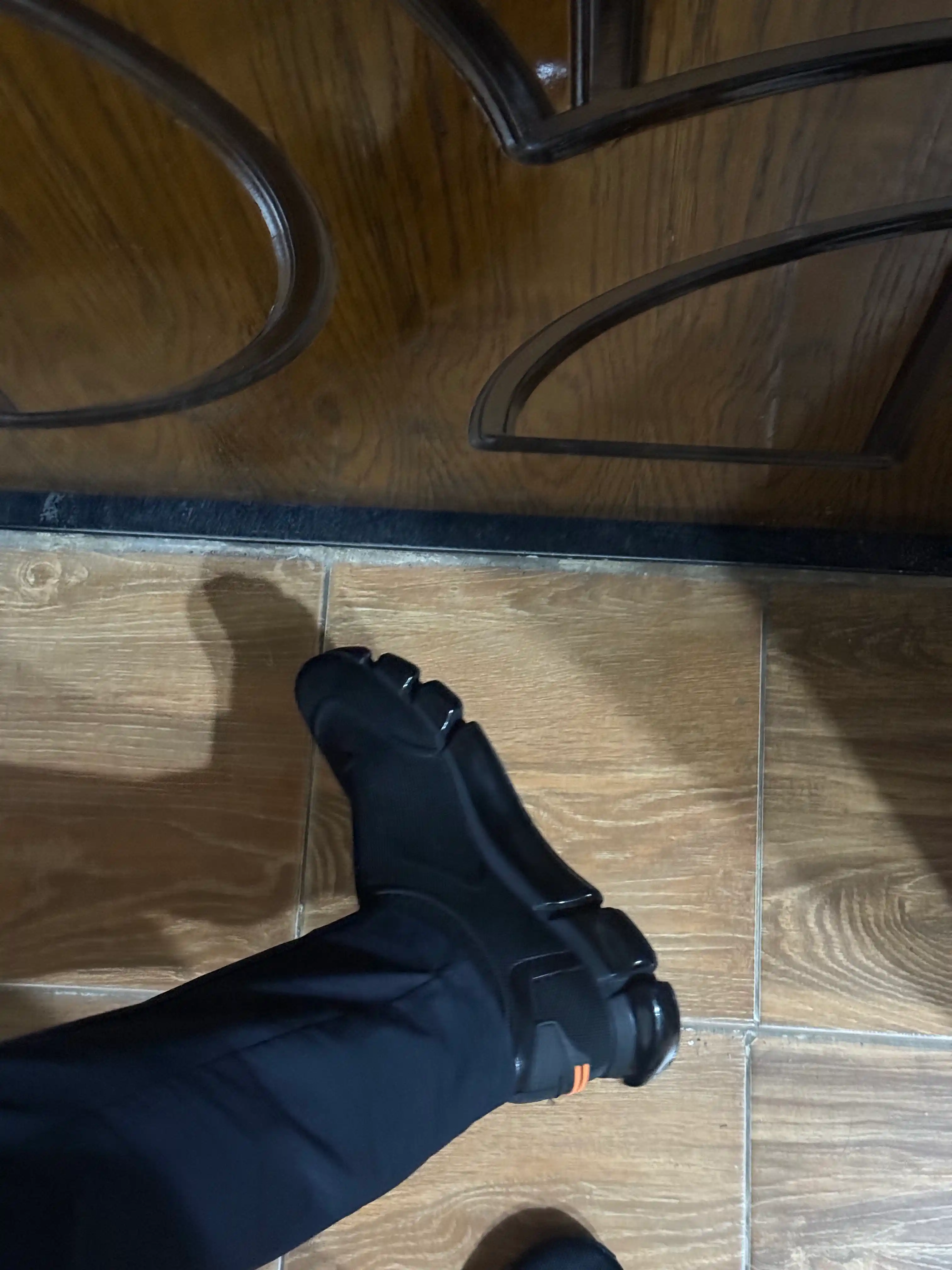 Erkaklar va o'smirlar krossovkasi  slip-on (ipsiz), kundalik  uchun qulay model