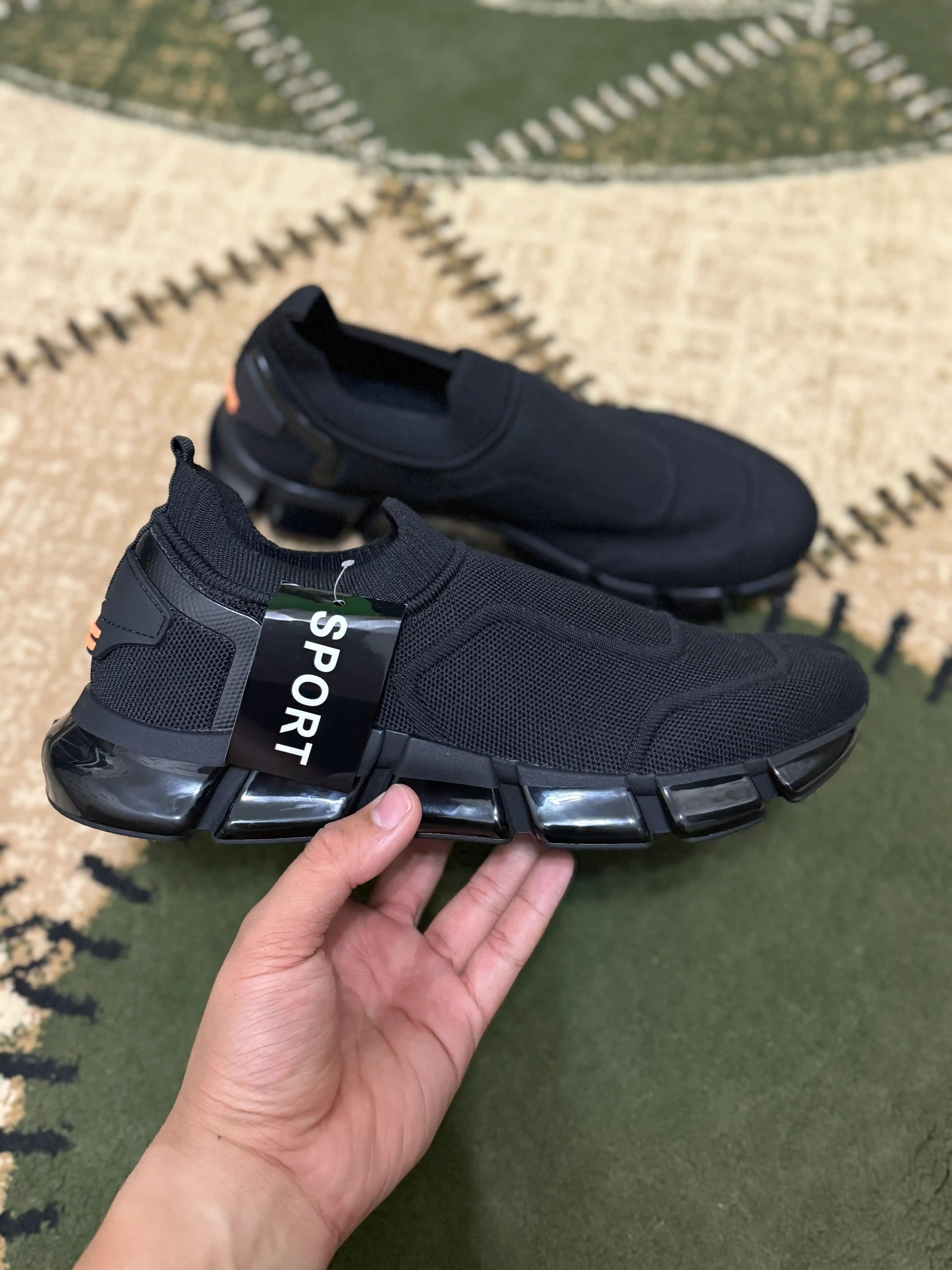 Erkaklar va o'smirlar krossovkasi  slip-on (ipsiz), kundalik  uchun qulay model