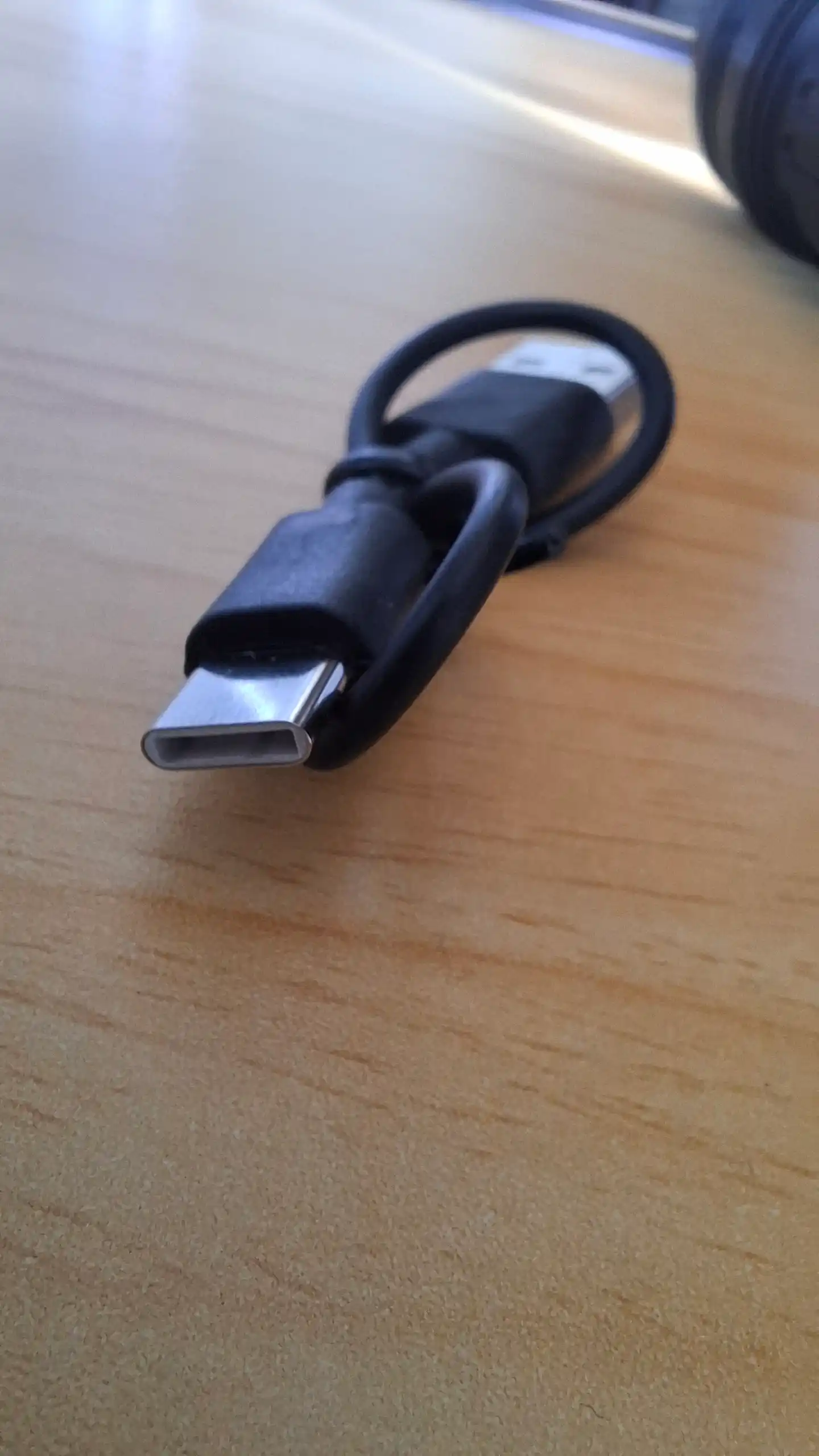 Mini LED fonar BX-P12 — suvga chidamli, taktik, sayohat va baliq ovlash uchun mos