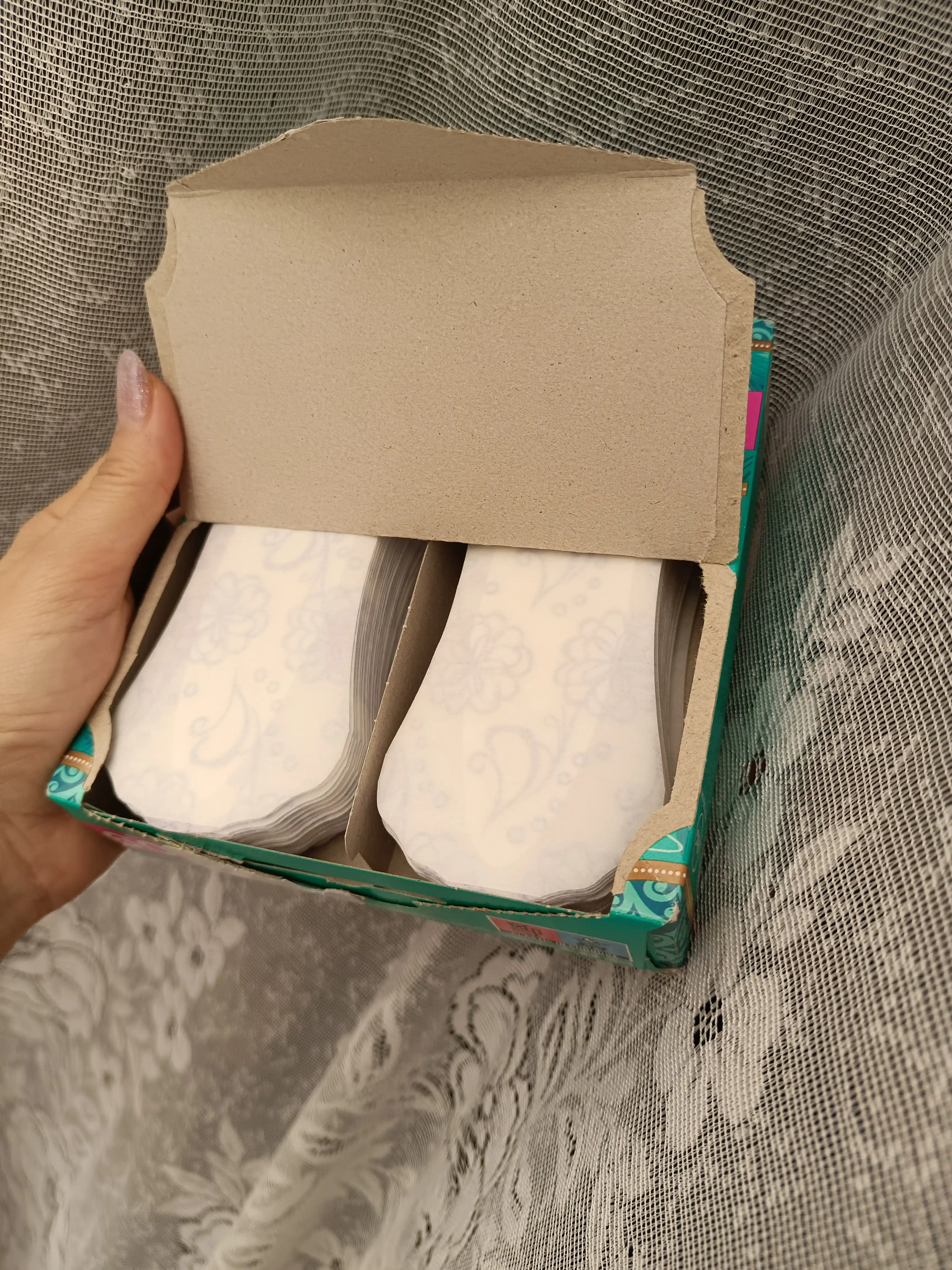 DISCREET Deo Kundalik prokladkalar Waterlily 60 dona