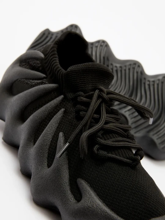 Futuristik krossovkalar Black Wave