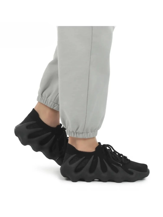 Futuristik krossovkalar Black Wave