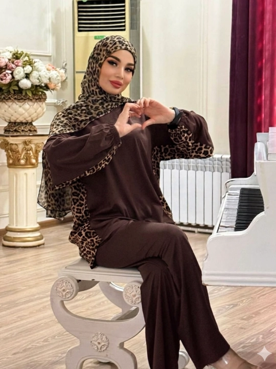 Ayollar kostyumi, ikkilik, katta o‘lchamli, yumaloq yoqa, NORA