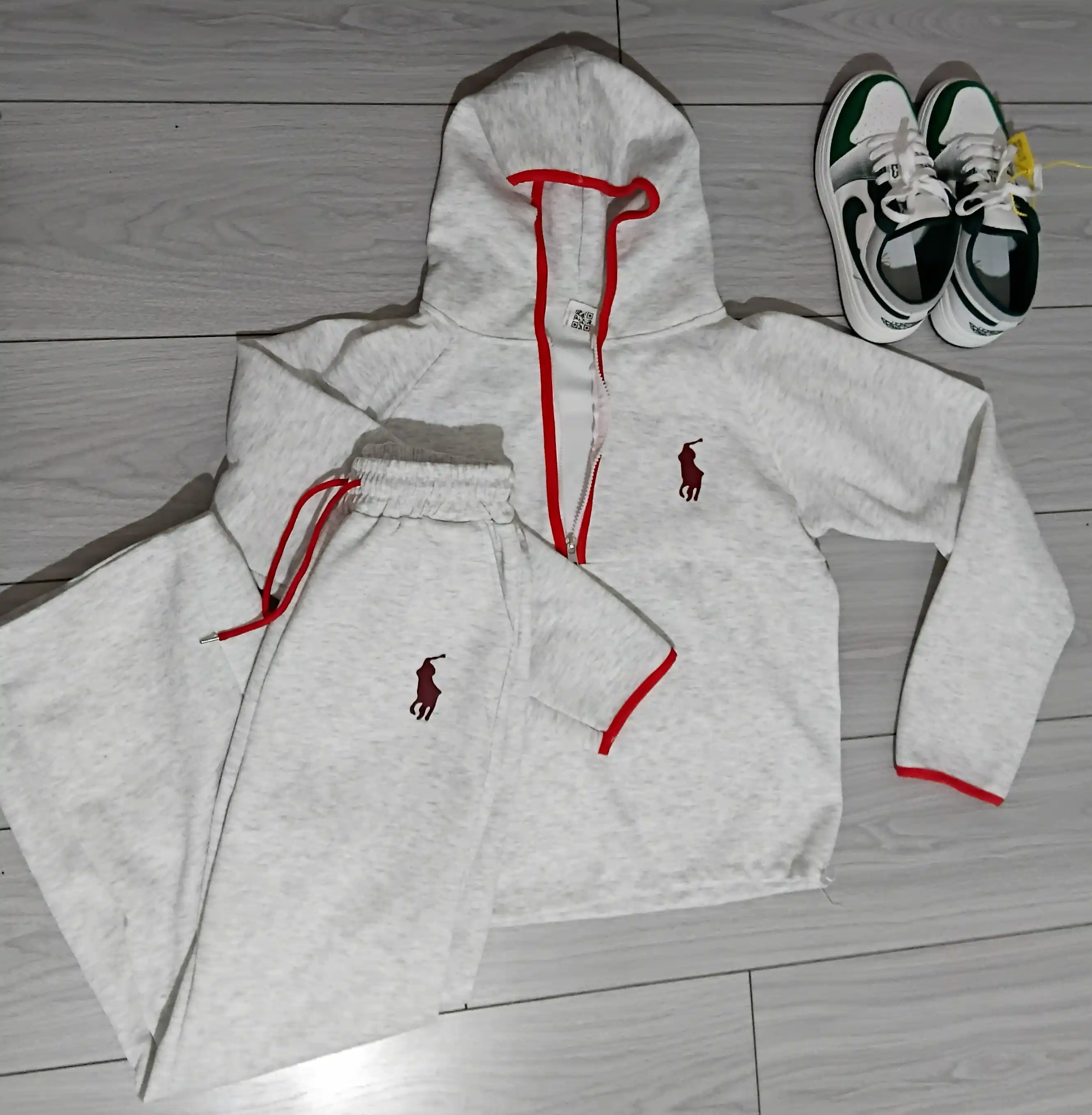 Ayollar sport kostyumi, futbolka va shim M–4XL — ELLY FASHION