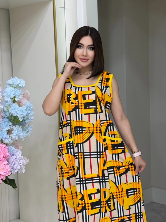 Ayollar uchun yengsiz uy sarafani