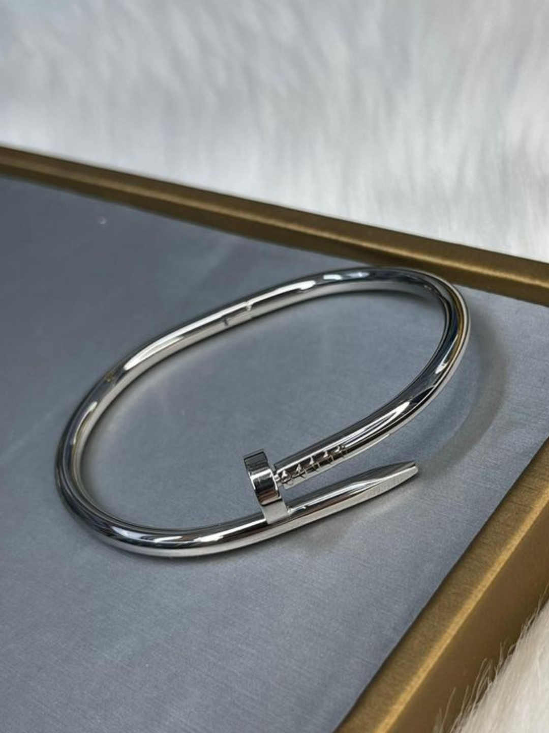 Ayollar uchun Stainless Steel Cartier uslubidagi bilaguzuk va bilaguzuklar to‘plami