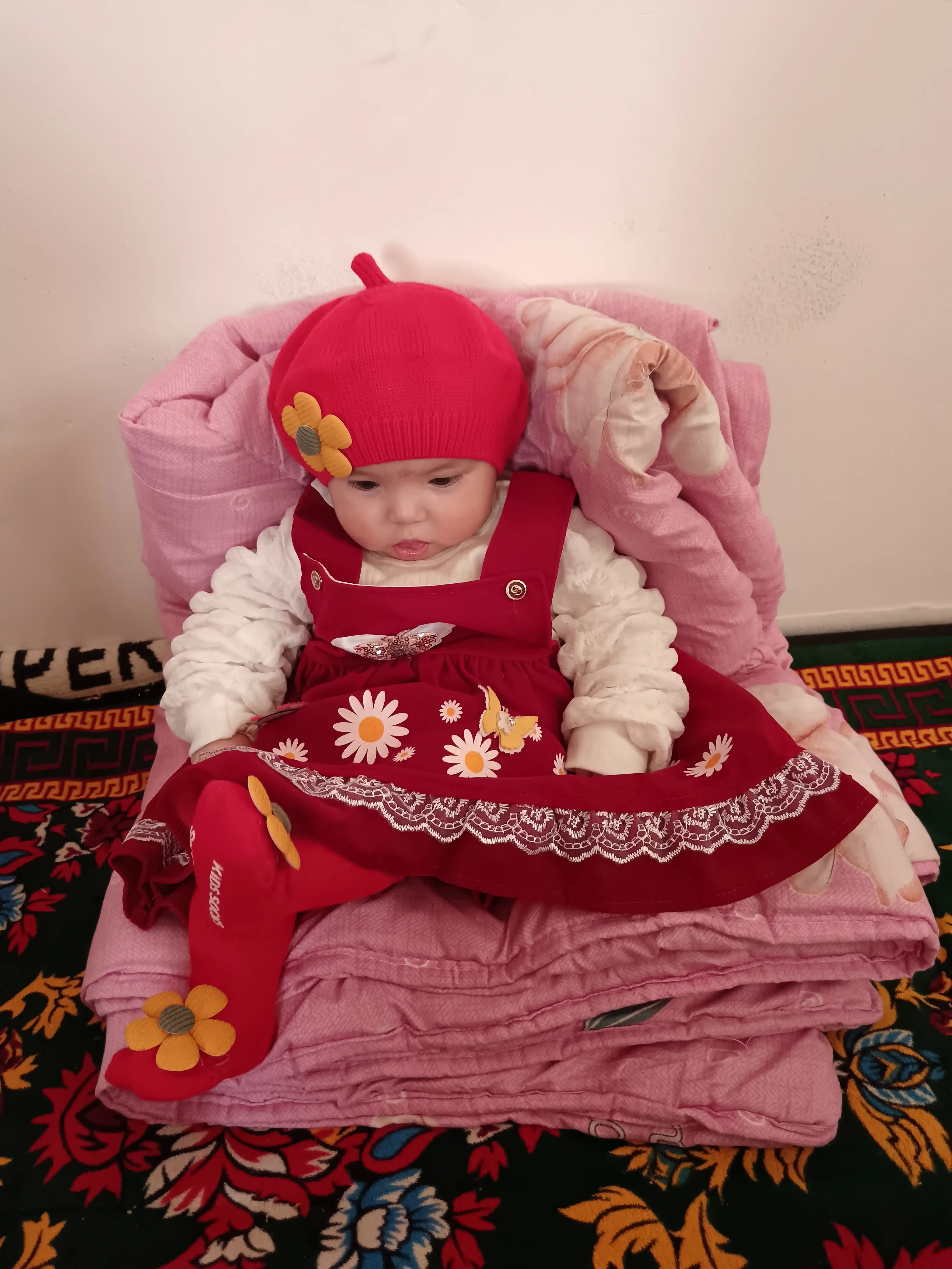 Комплект берета и носочков с цветочком, для детей 0–3 лет