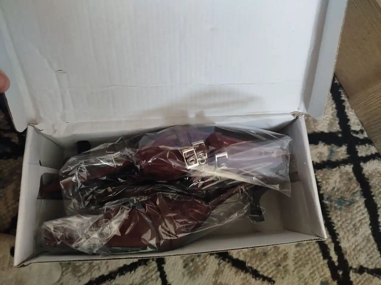 Ayollar poyabzali, baland poshnali tufli, to‘y poyabzali, ZARA poyabzali