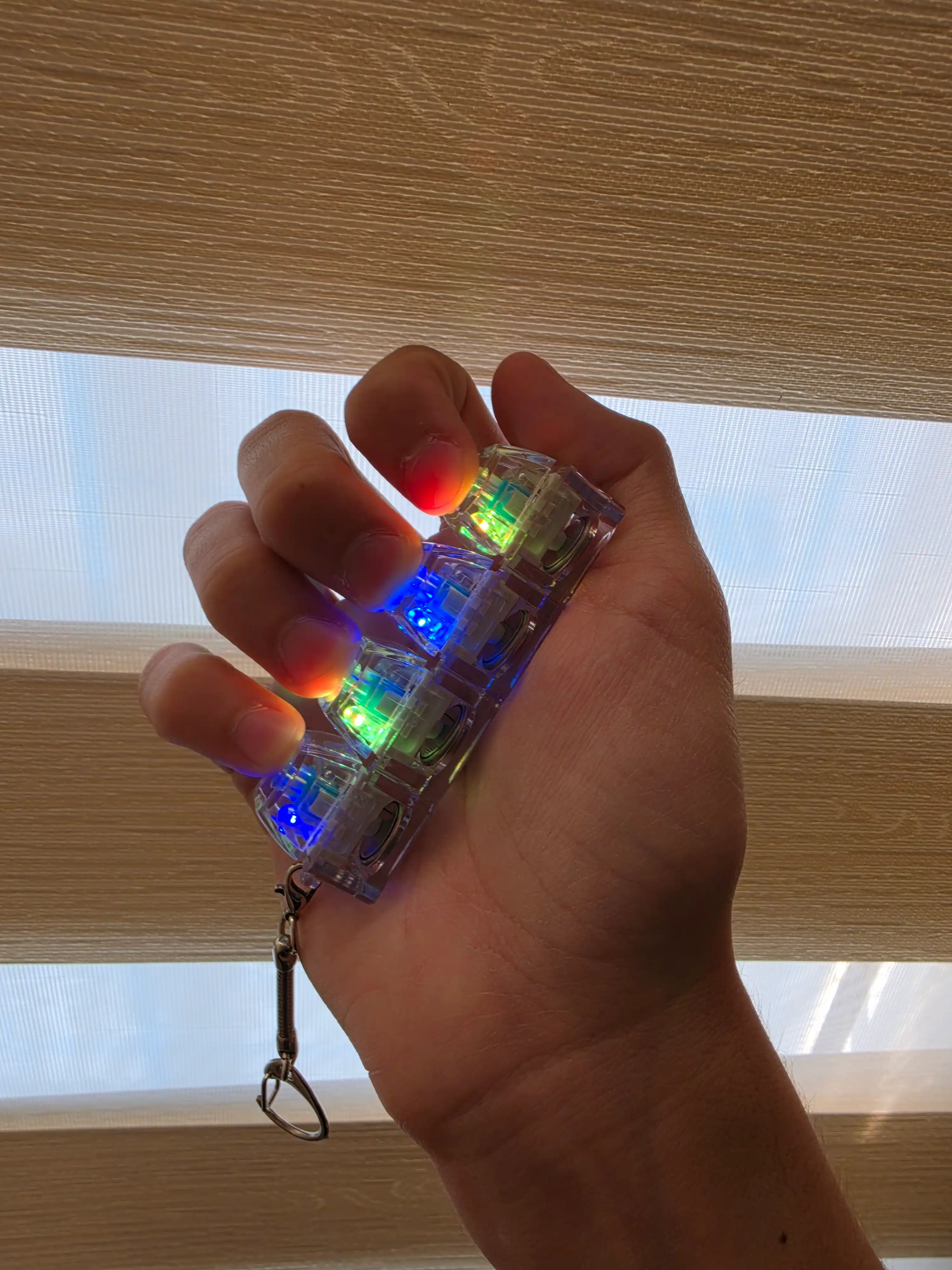 Stressga Qarshi Brelok-Klaviatura, RGB Antistress Keyboard