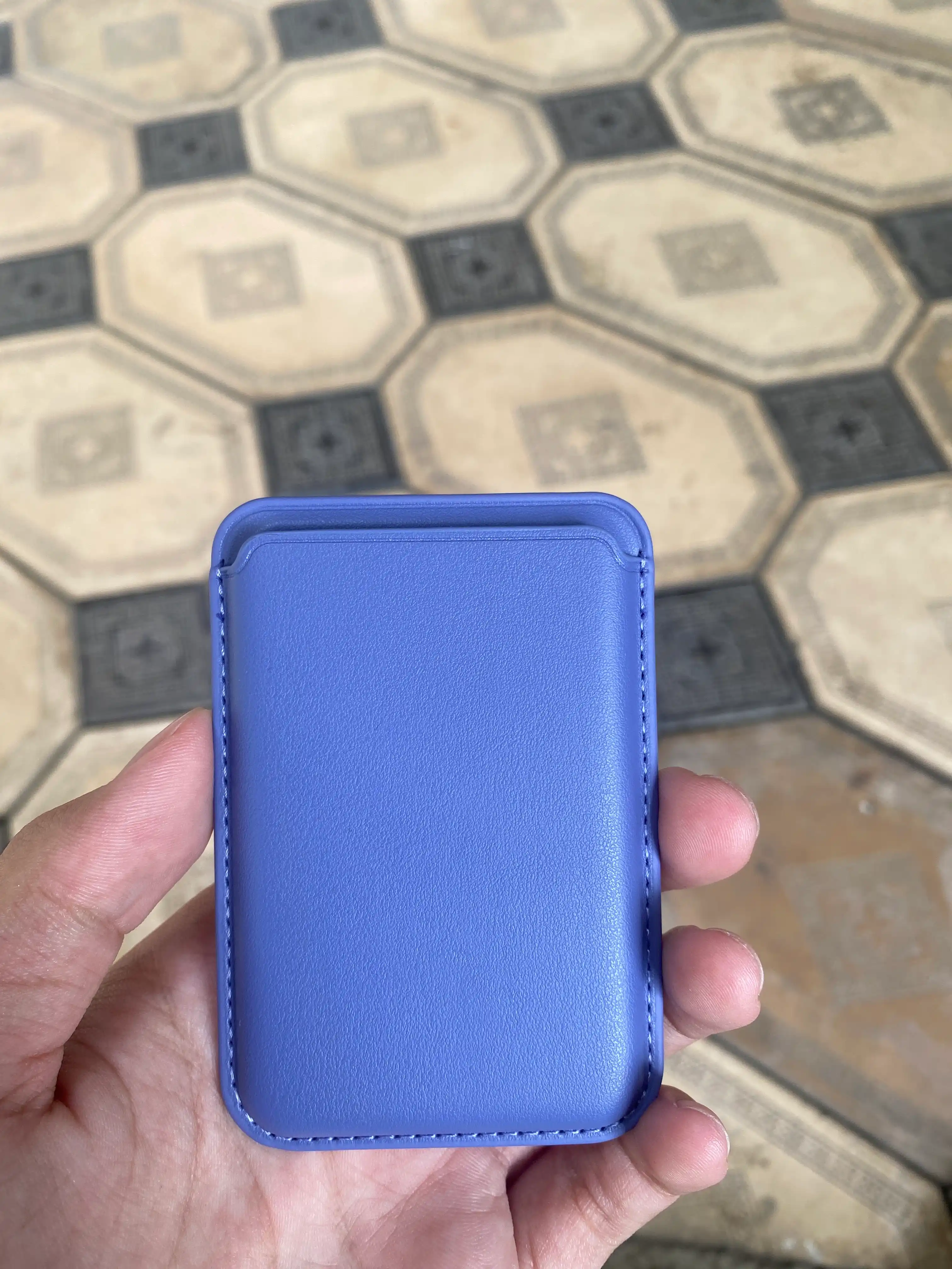 IPhone uchun MagSafe kartxolder, bank kartalari uchun