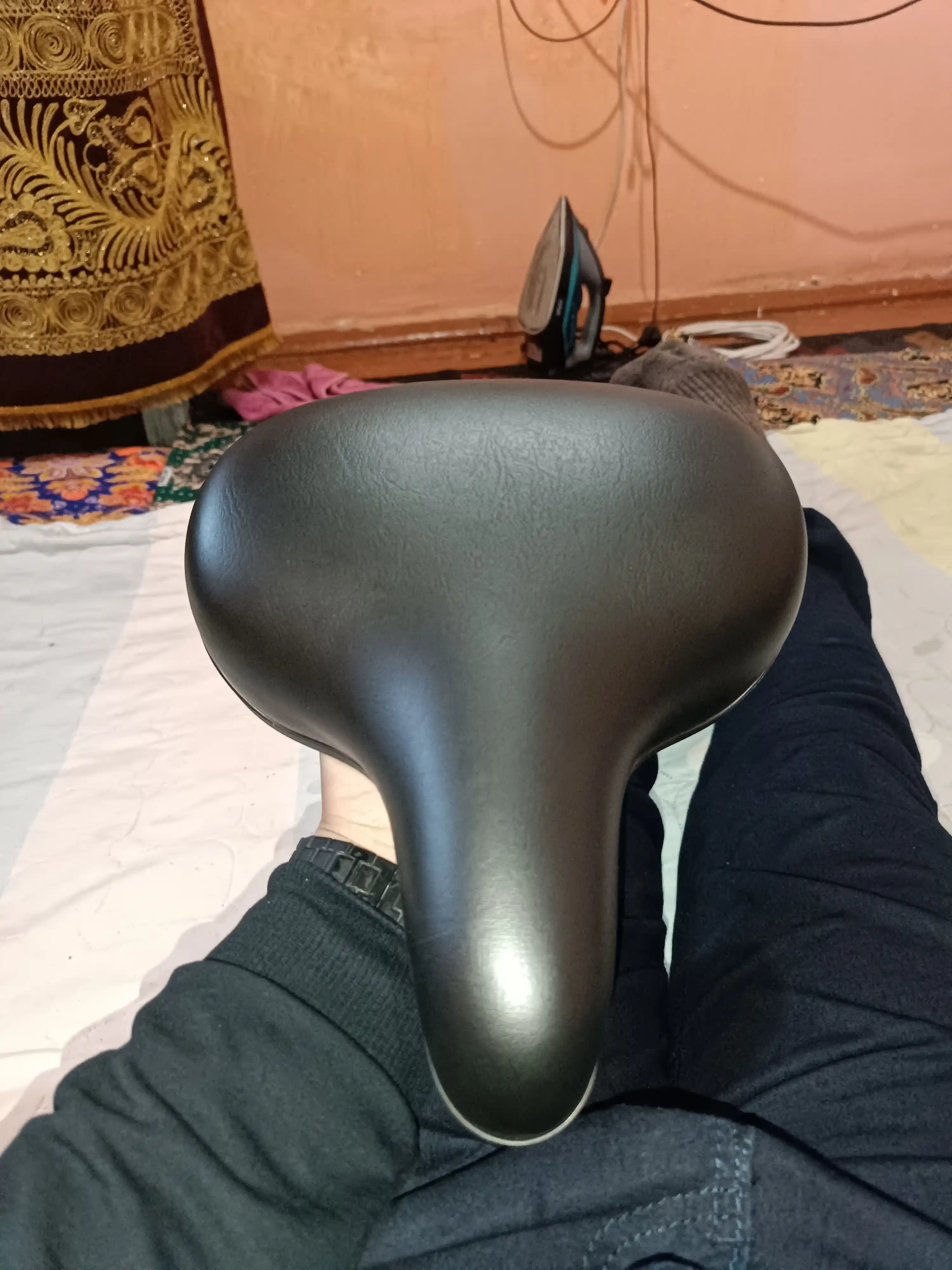 Yumshoq velosiped egari, zarbani yutish, anatomik shakl, universal mahkamlash