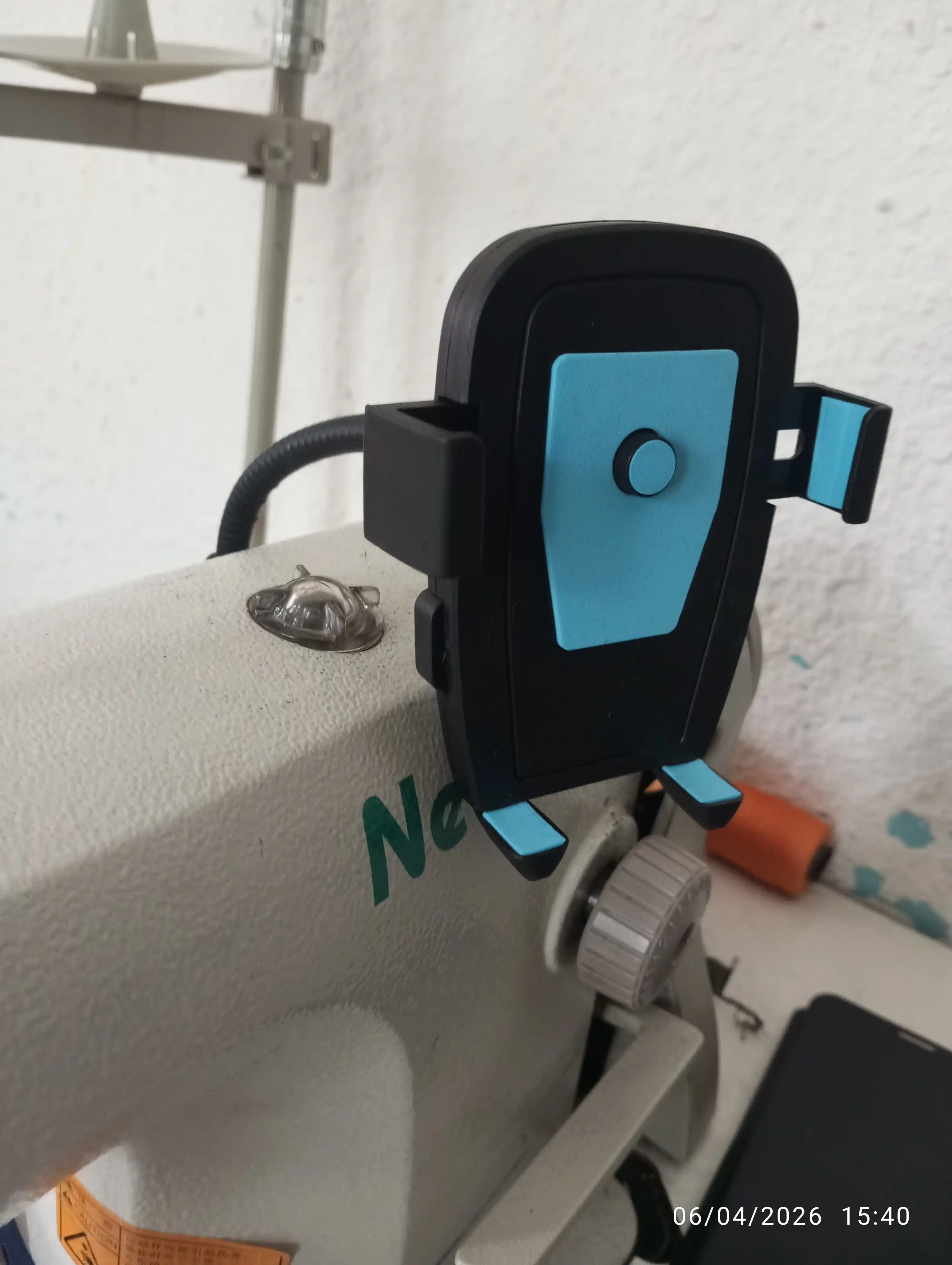 Tikuv mashinalari uchun, telefonning magnitli tutqichi tikish mashina overlo togri chok