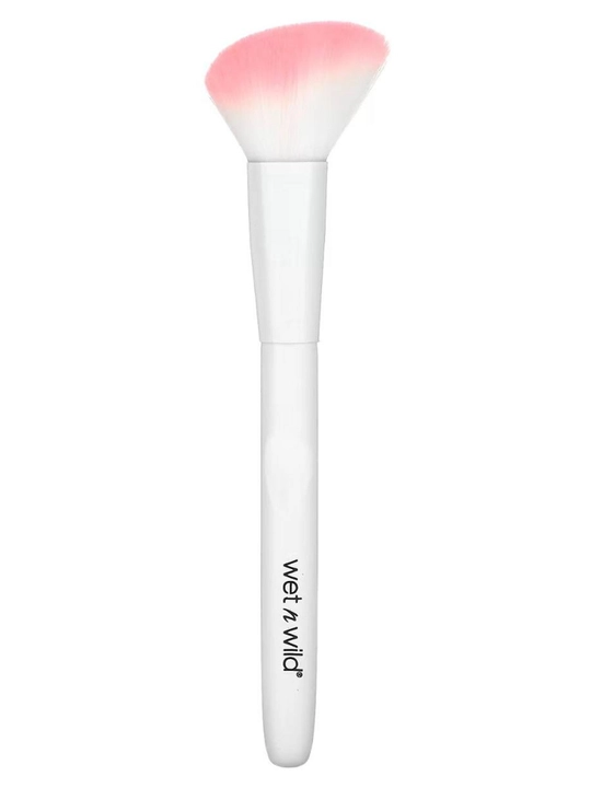 Кисть для макияжа Wet n Wild для румян, скошенная форма, мягкий ворс