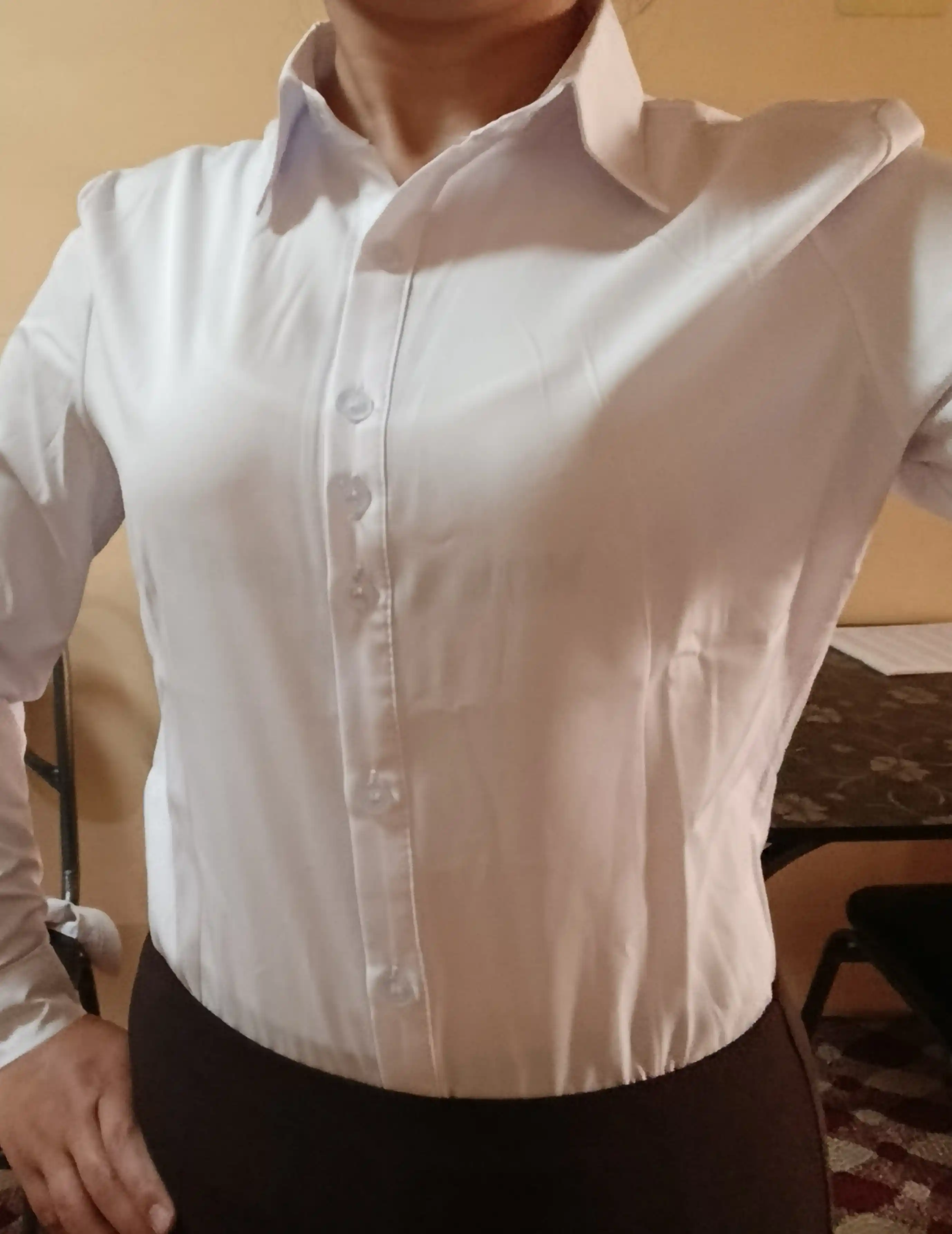 Rubashka  ayollar uchun o'qish va ofis uchun