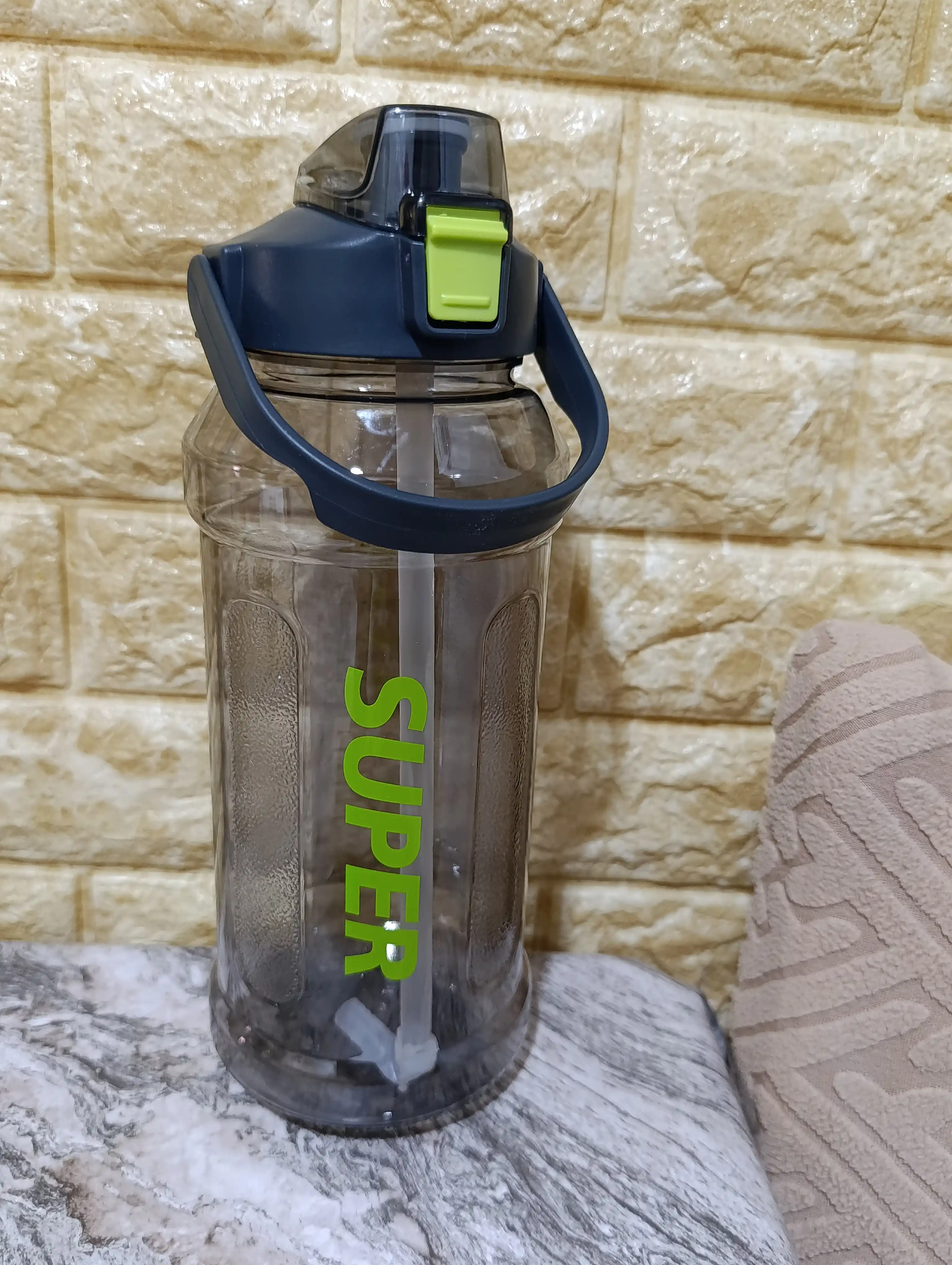 Katta hajmli sport butilkasi 1,5/2 L — trubkali, germetik, sport va sayohat uchun