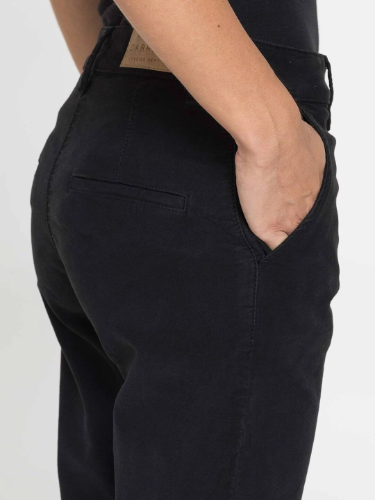 Ayollar shimlari Carrera Jeans qisqa, o‘rta bel