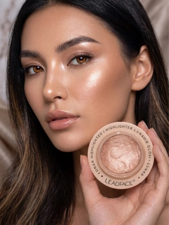 Yuz uchun suhoy haylayter tabiiy yorqinlik effekt LUNAR Glow, ton 1, 2, 3, 4