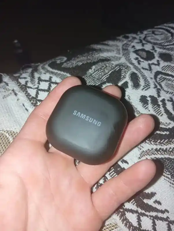 Galaxy Buds Pro simsiz quloqchinlar, Bluetooth orqali ulanish, sensor boshqaru, naushnik