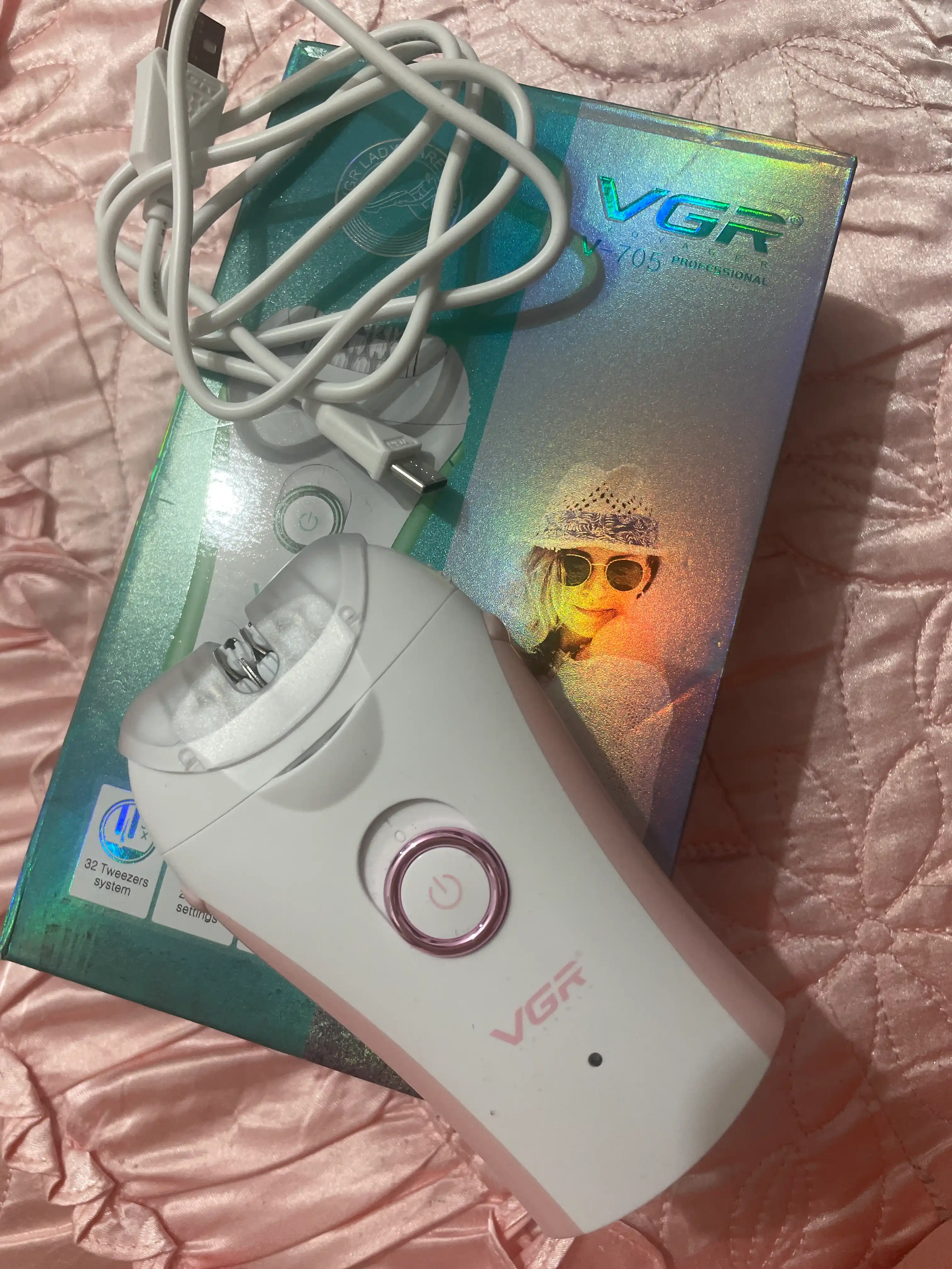 Professional epilyator VGR V705, qo'l, oyoq, intim zonalar uchun, zaryadlovchi