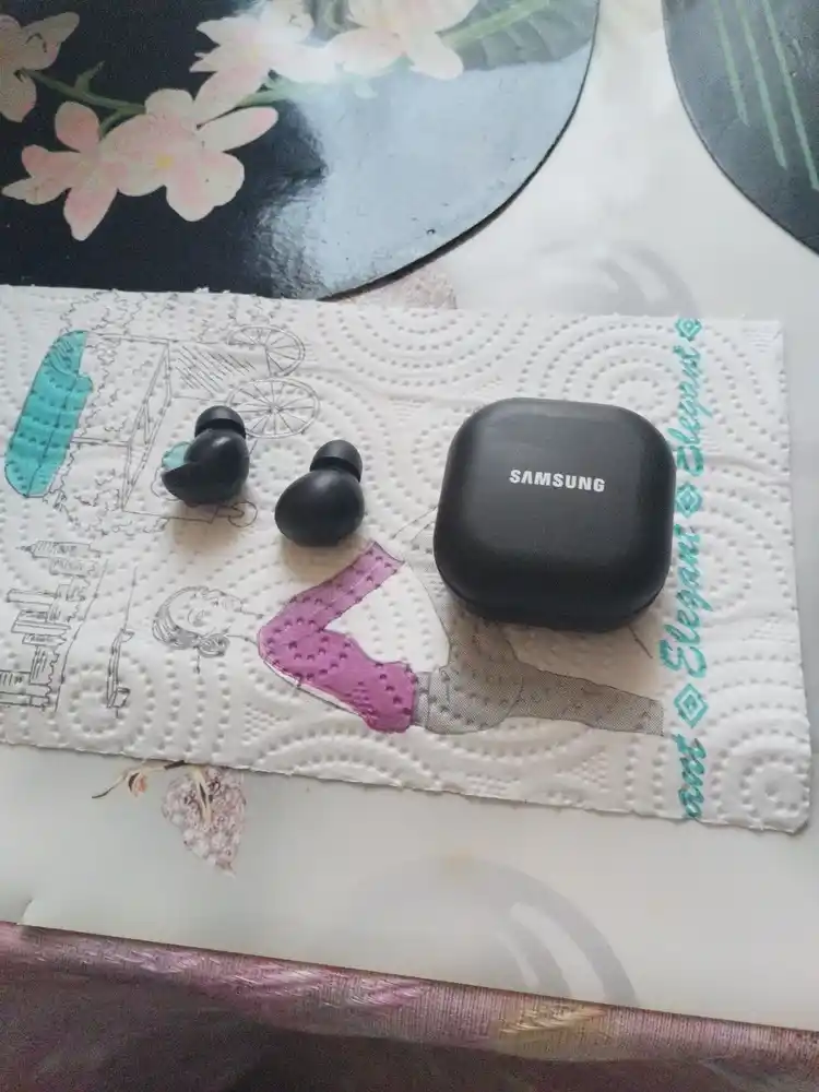 Galaxy Buds Pro simsiz quloqchinlar, Bluetooth orqali ulanish, sensor boshqaru, naushnik
