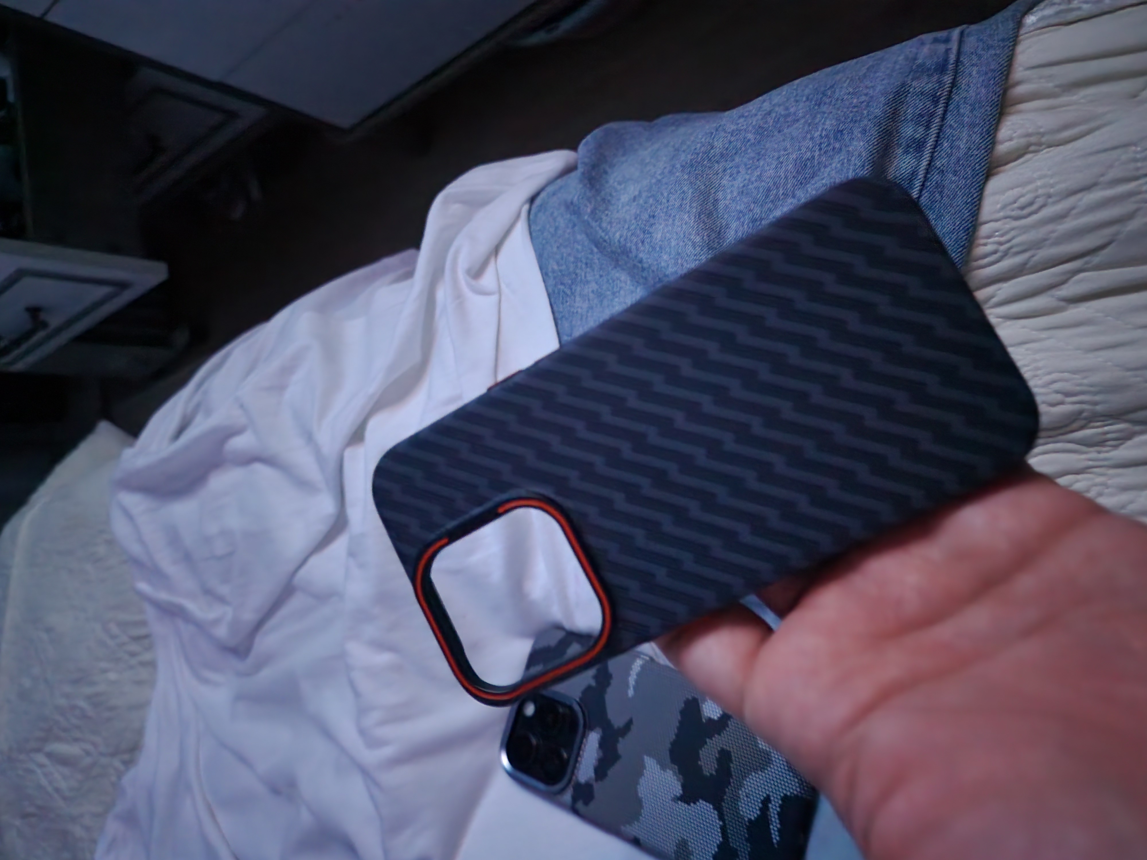 IPhone uchun Magsafe Carbon g'ilofi