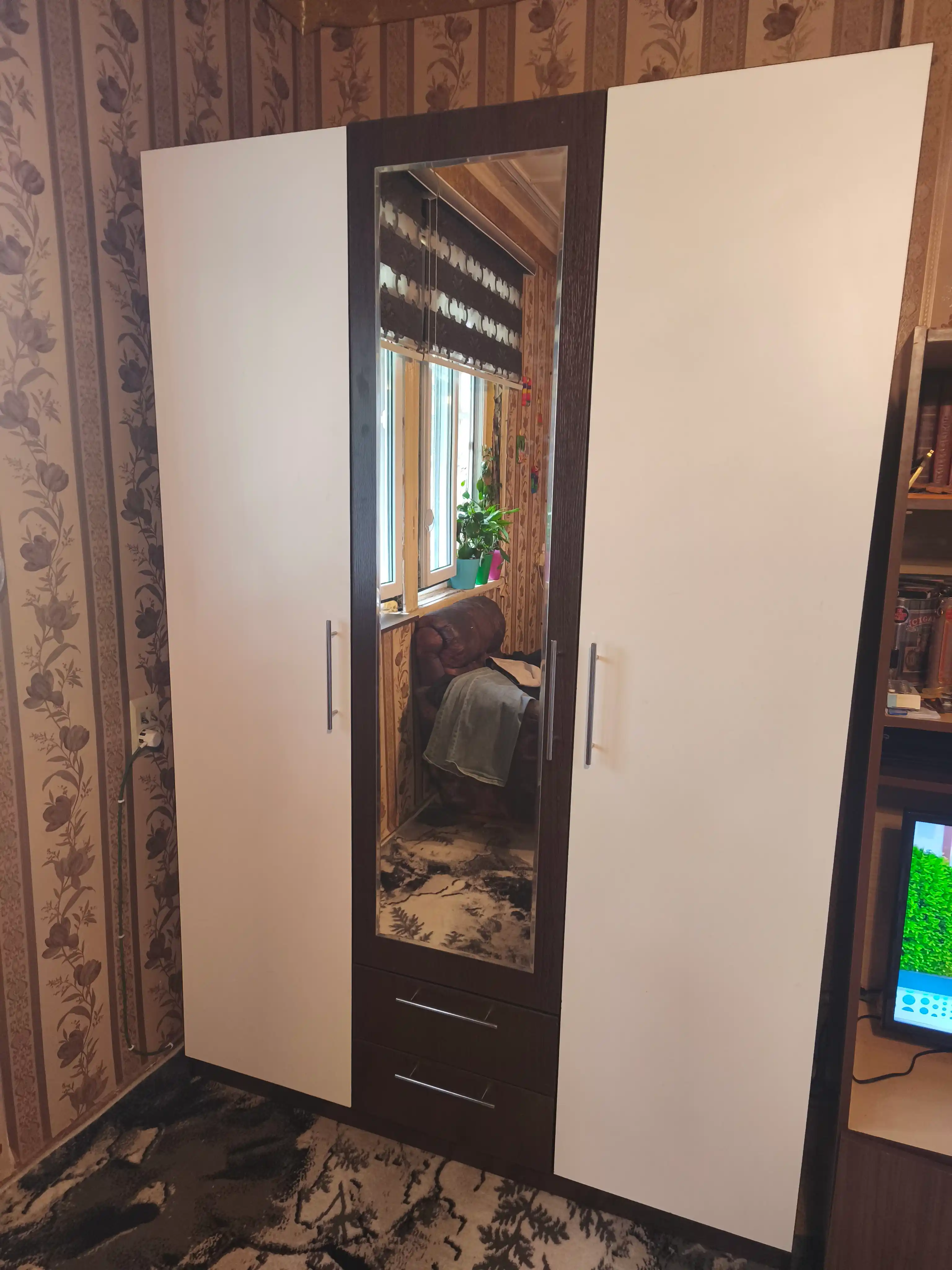 Атлант - трехдверный шкаф для одежды