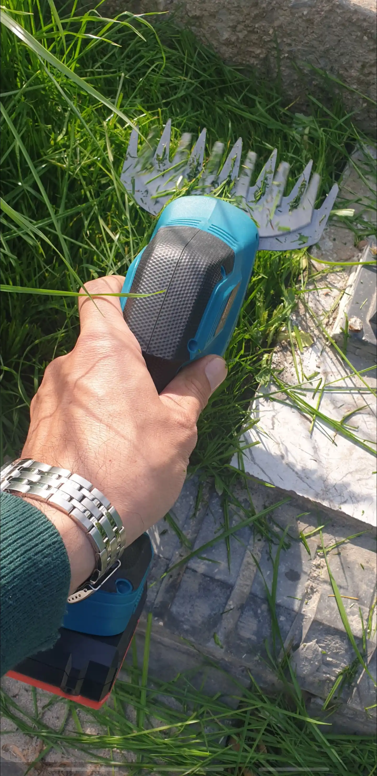 Аккумуляторный кусторез Biyoti BYT-205 2-в-1 (20V, 500W, насадки 30 см и 6 см)