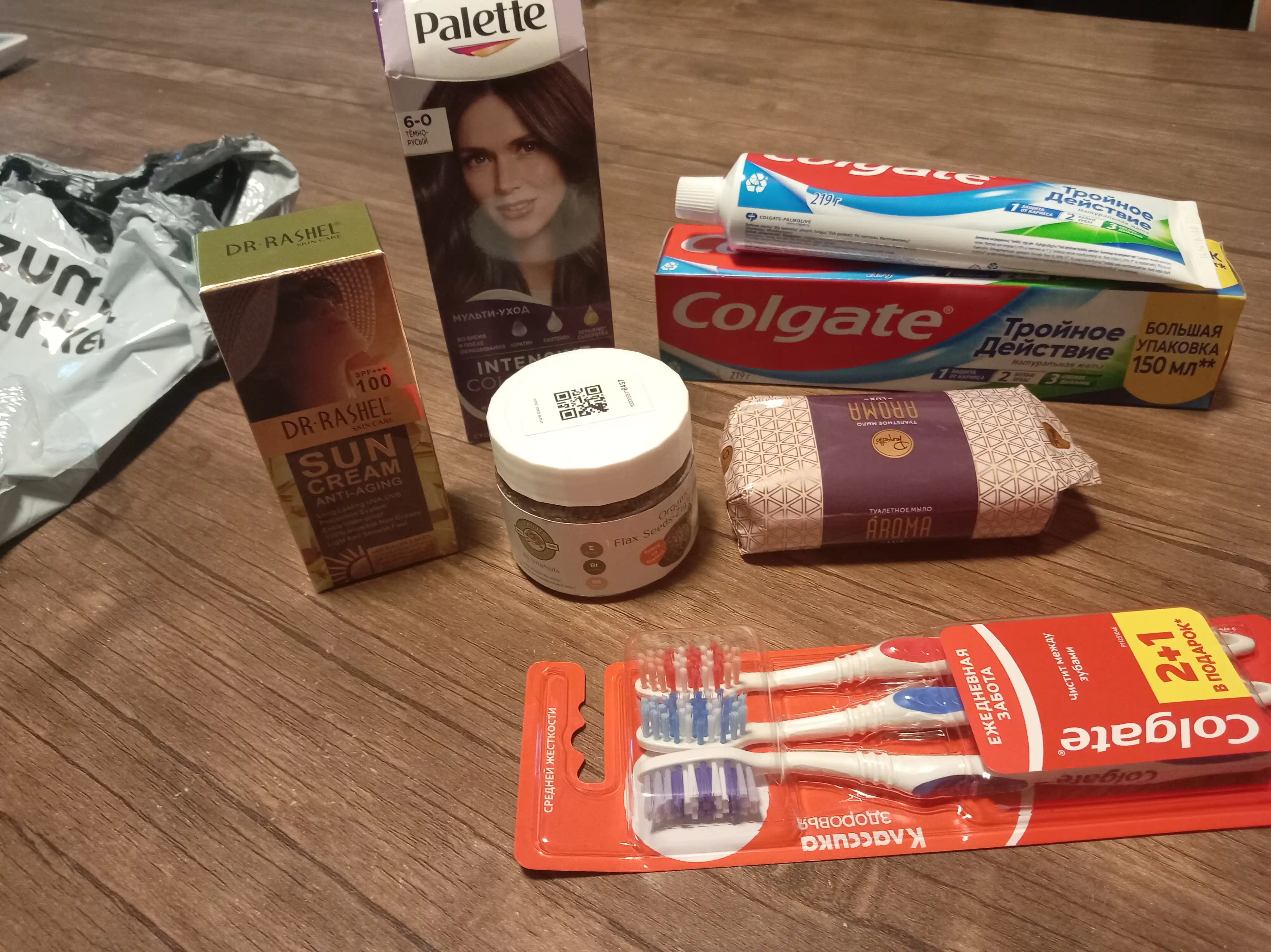 Tish cho'tkasi Colgate Klassik salomatlik, o'rtacha qattiqlik, 2+1
