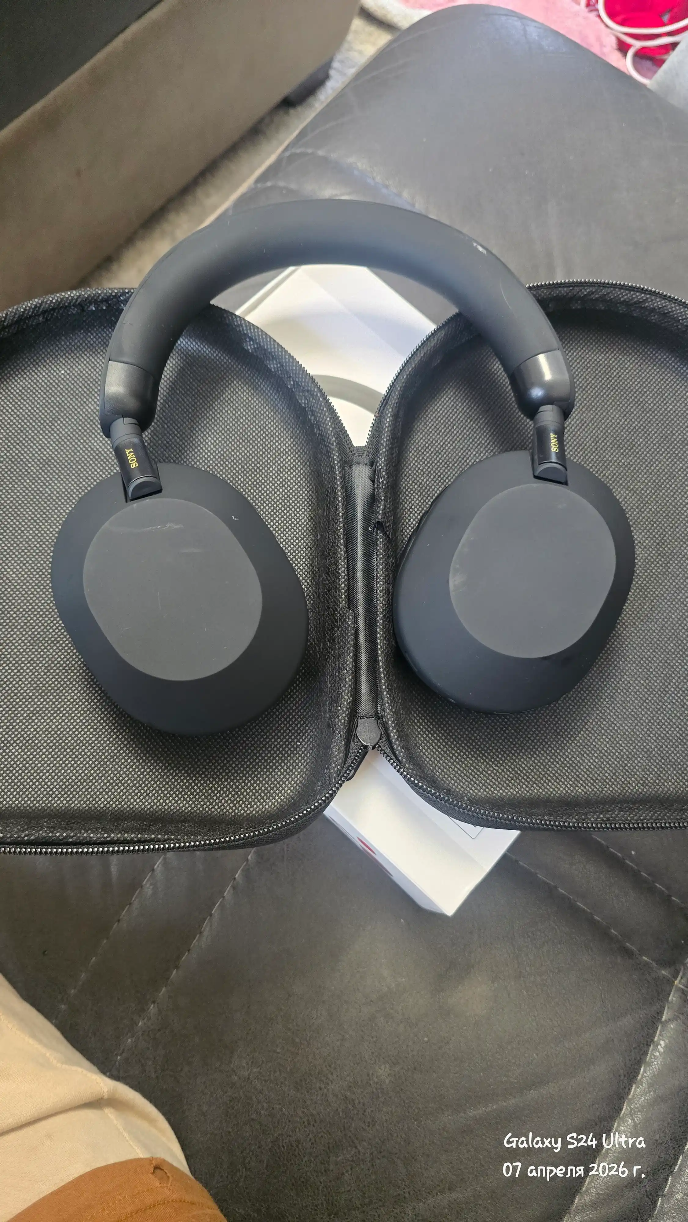 Simsiz quloqchinlar WH-1000XM5, yig'iluvchan, ovoz boshqaruvi