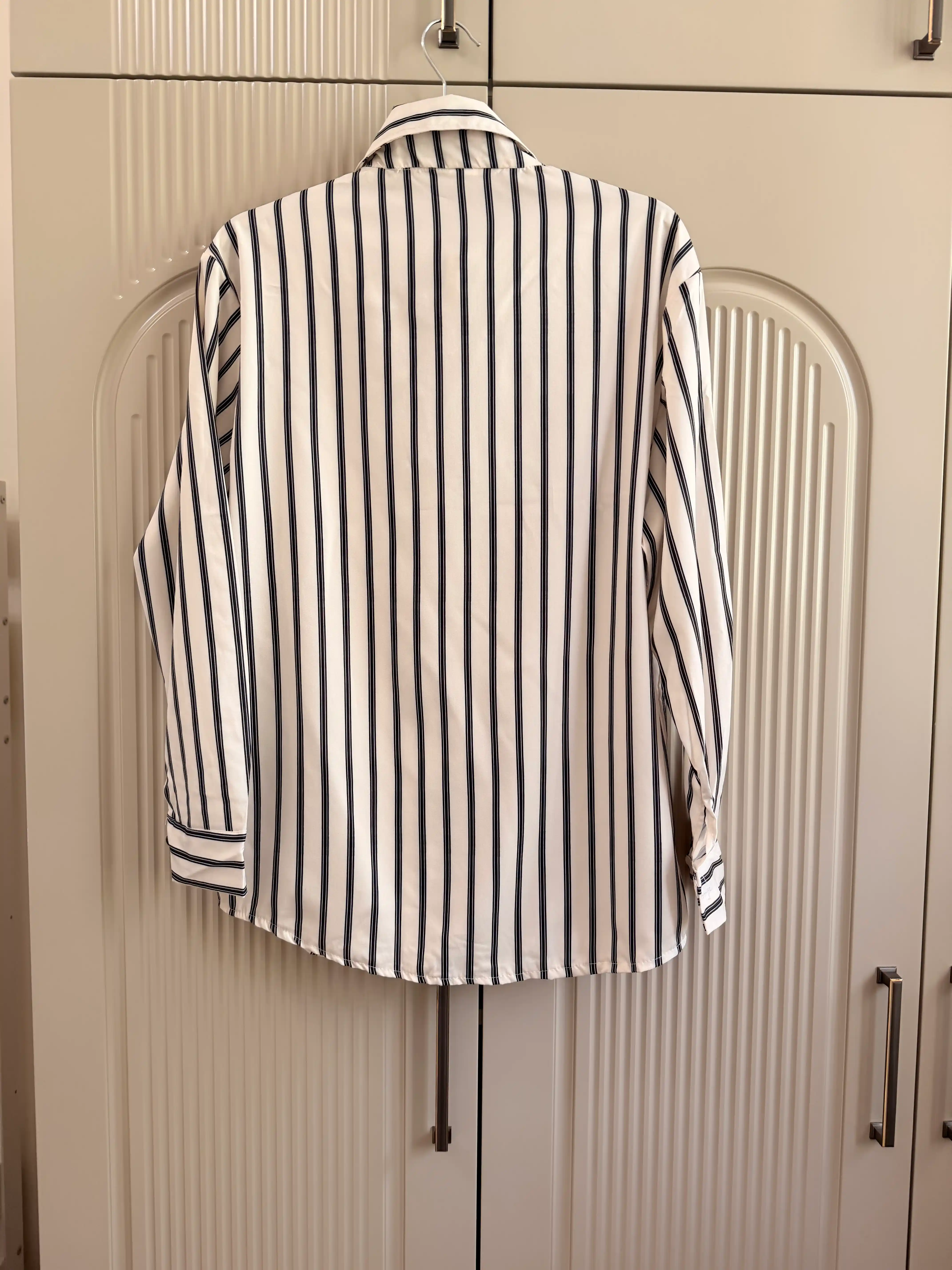 Rubashka ayollar uchun chiziqli – UNCHA STORE