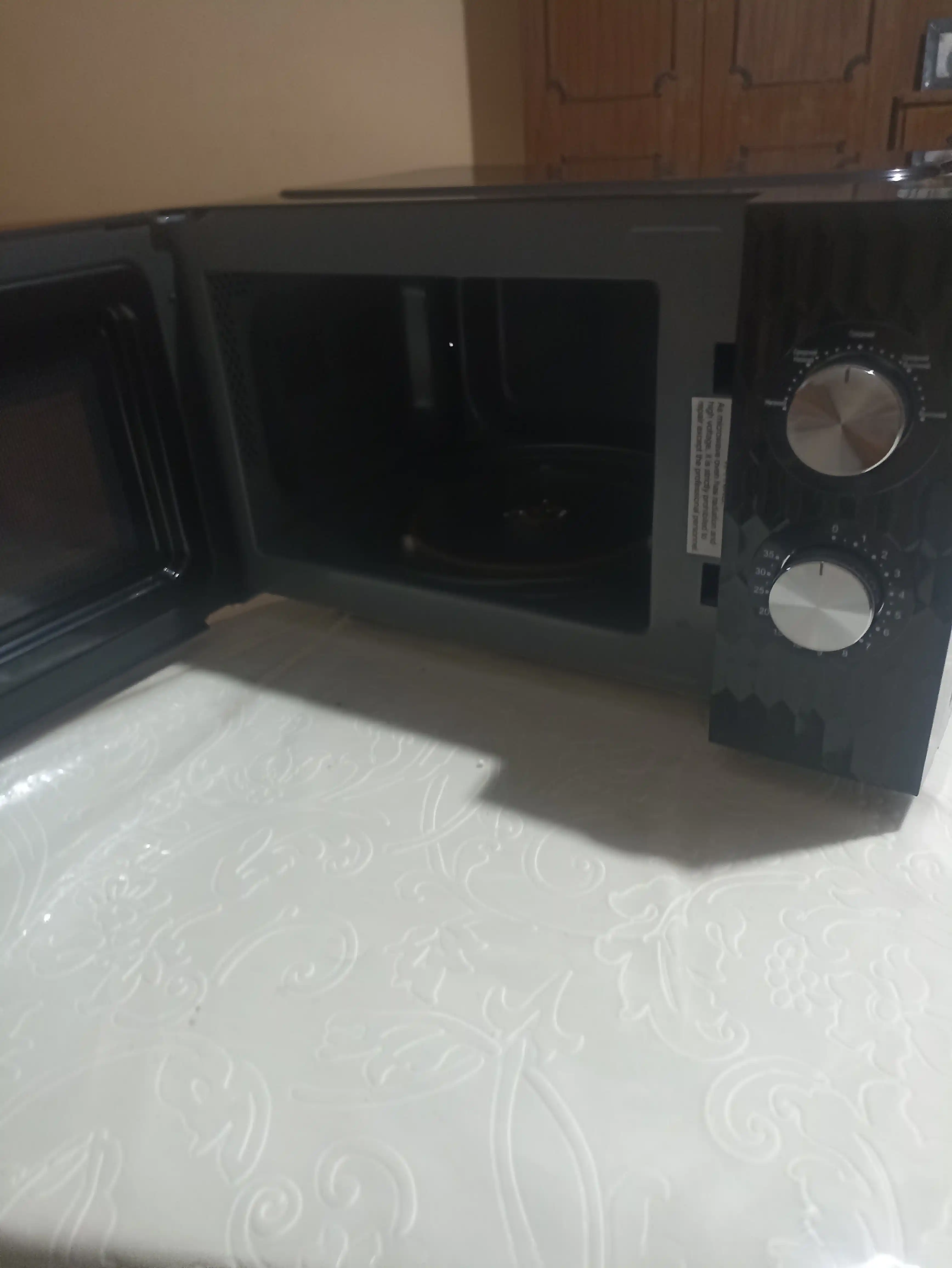 Ideal MCW-20L mikroto‘lqinli pechi, hajmi 20 l, quvvati 700