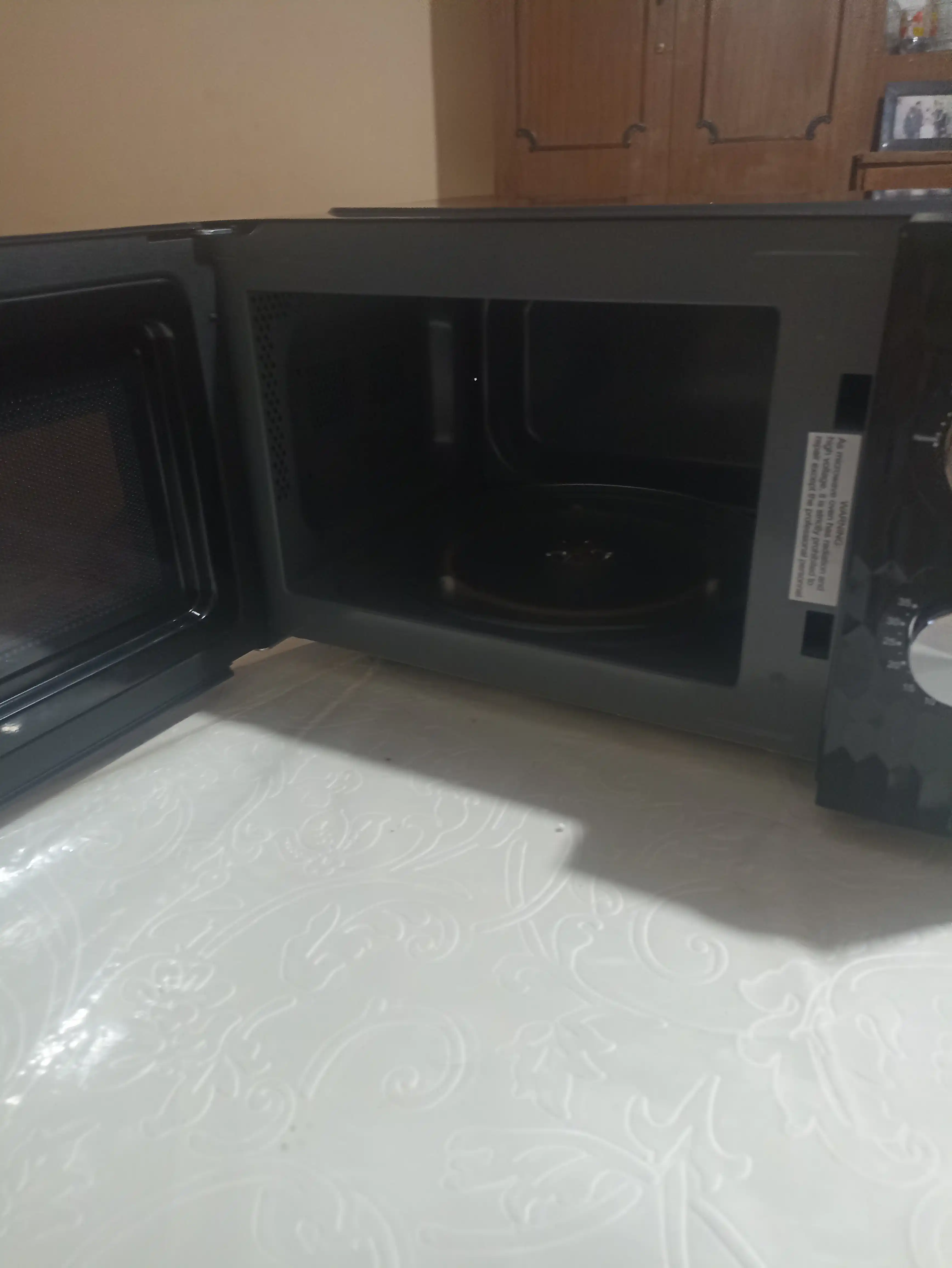 Ideal MCW-20L mikroto‘lqinli pechi, hajmi 20 l, quvvati 700