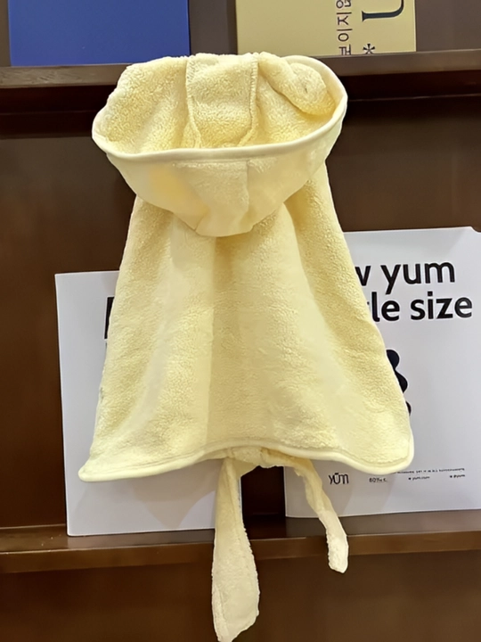 Kapushon bilan itlar va mushuklar uchun xalat-sochiq