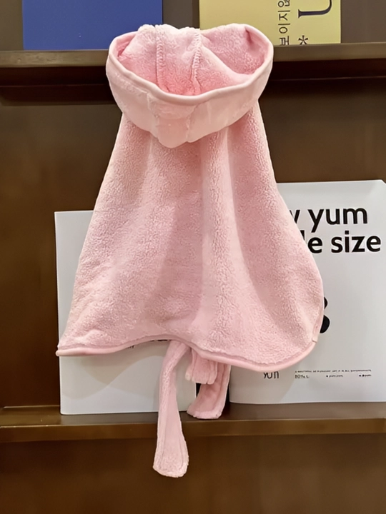 Kapushon bilan itlar va mushuklar uchun xalat-sochiq