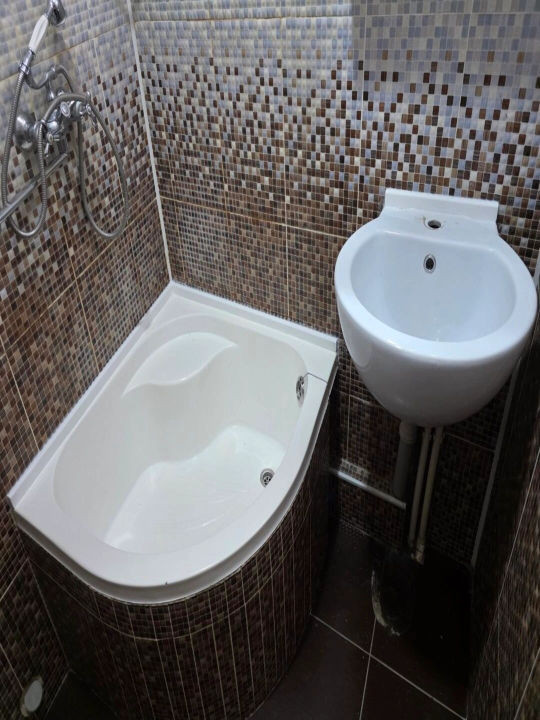 Vanna va stol usti uchun, sun’iy akril toshdan yasalgan yonma bordyurlar to’plami