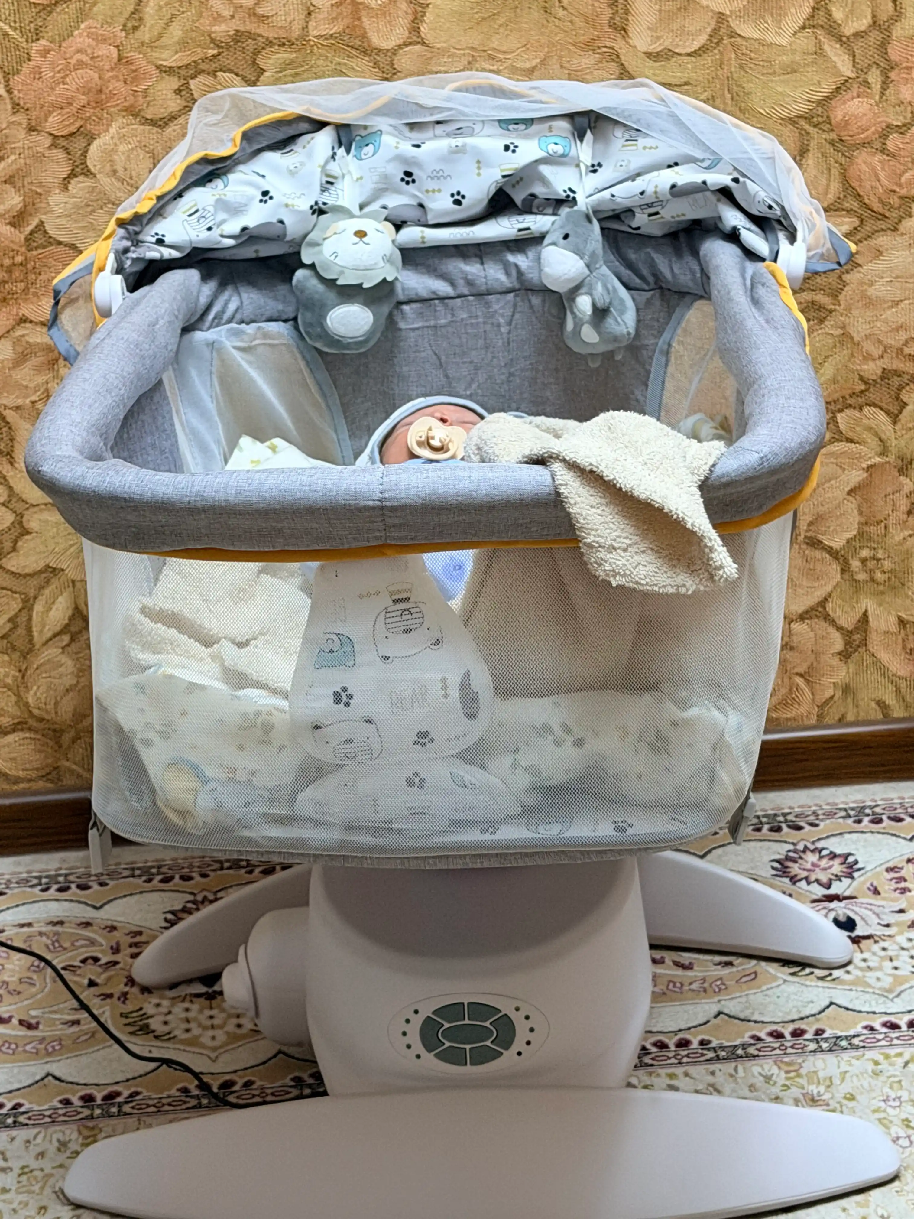 Детский шезлонг, люлька, качели, кресло качалка, кроватка для новорождённых