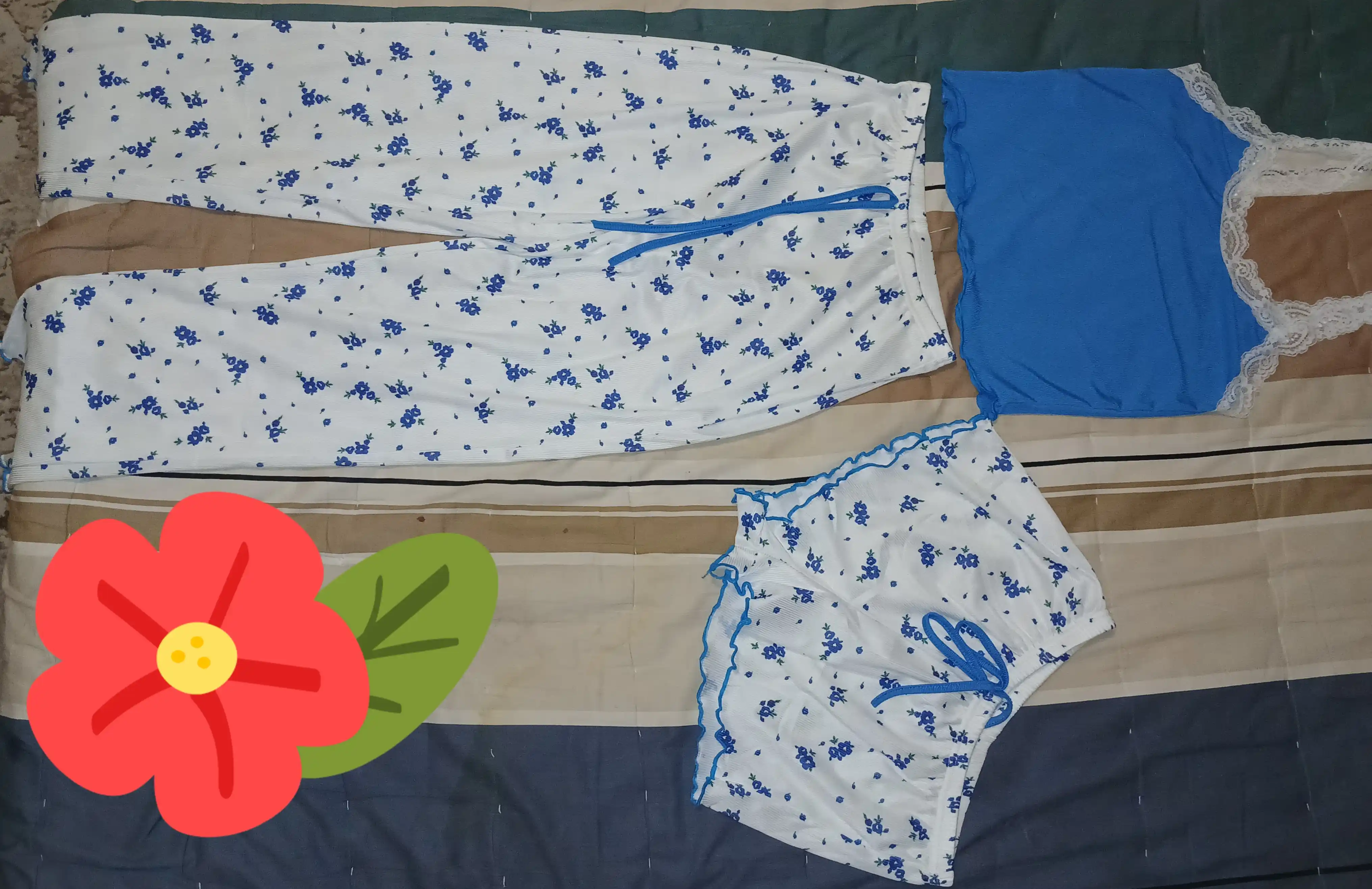 Pijama ayollar uchun 3x1, ayollar uy kiyimi to‘plami, gulli troyka – top, shim va shortik