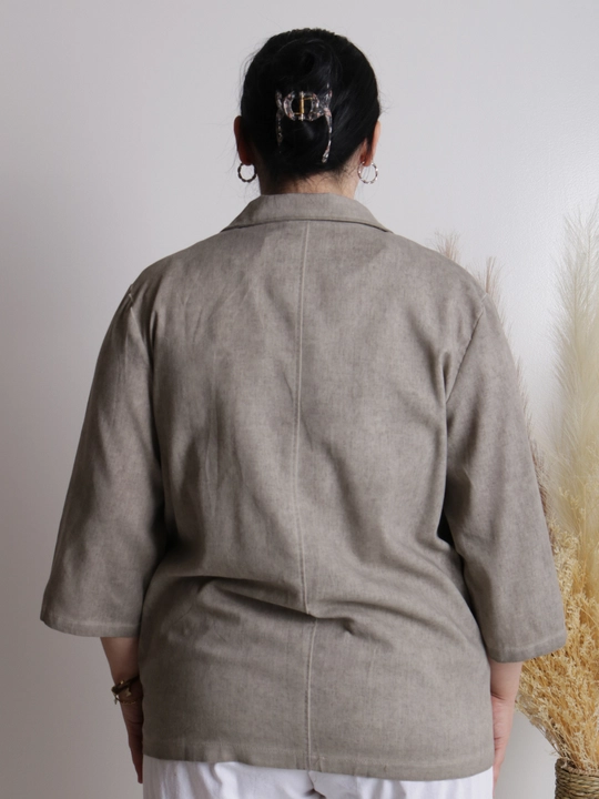Ayollar pidjagi yengil, tabiiy mato, sutrang, kulrang-ko‘kimtir, cho‘ntakli, plus size