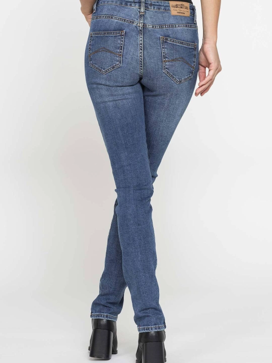Toraytirilgan ayollar jinsilari Carrera Jeans, Italiya